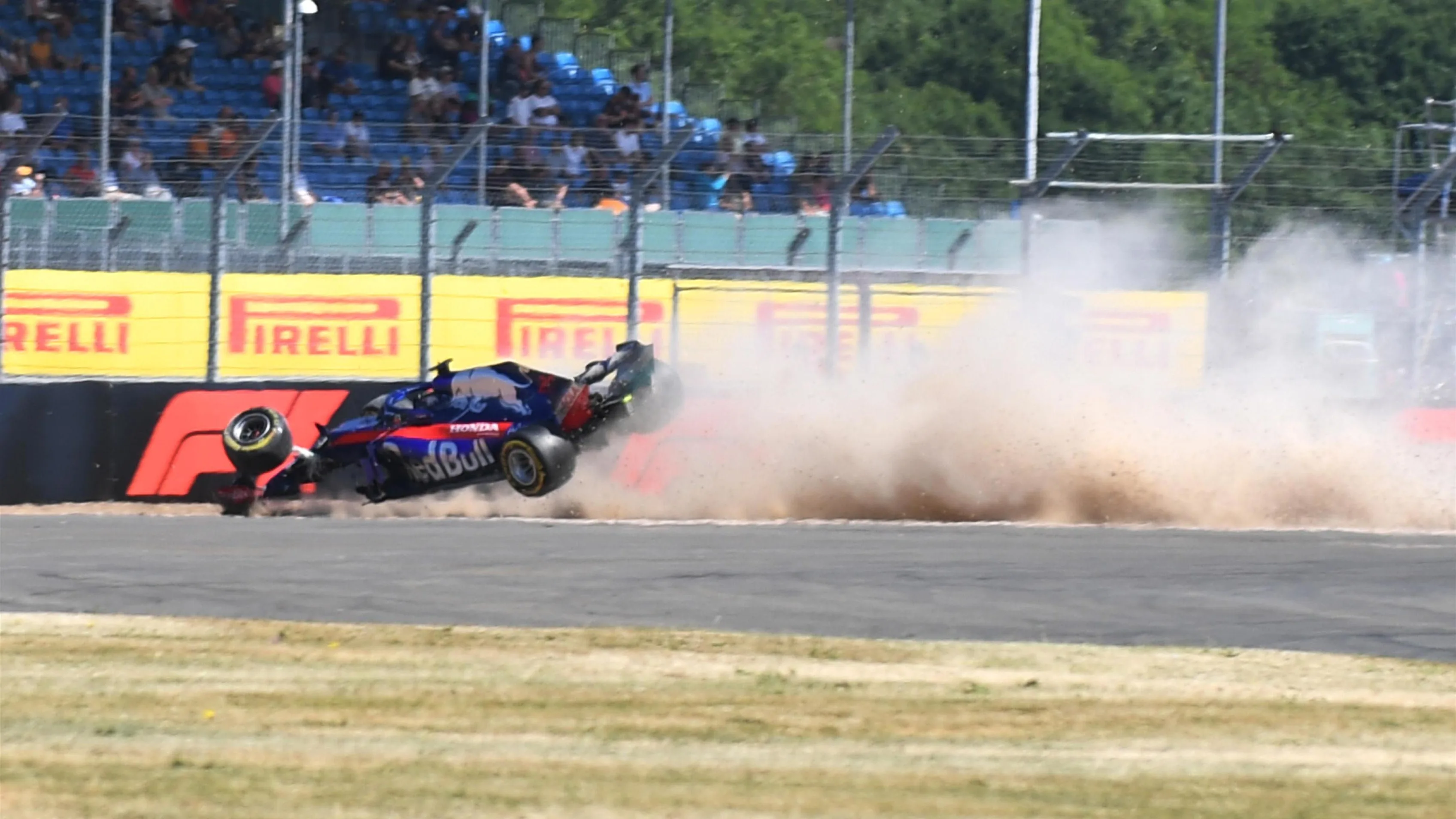 Brendon Hartley (NZL) Scuderia Toro Rosso STR13 crashes in FP3 at Formula One World Championship,