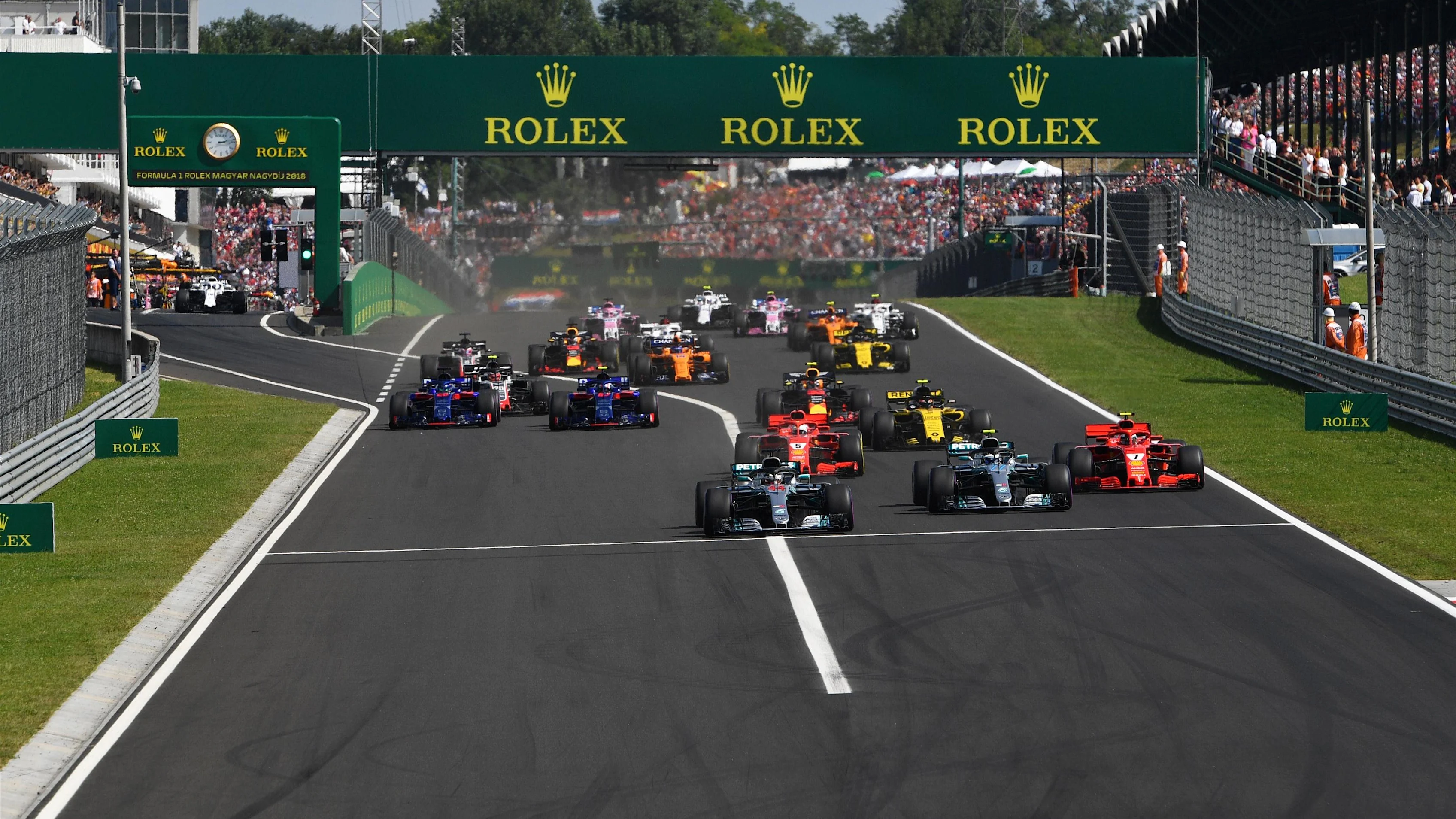 Lewis Hamilton (GBR) Mercedes-AMG F1 W09 EQ Power+ leads at the start of the race at Formula One