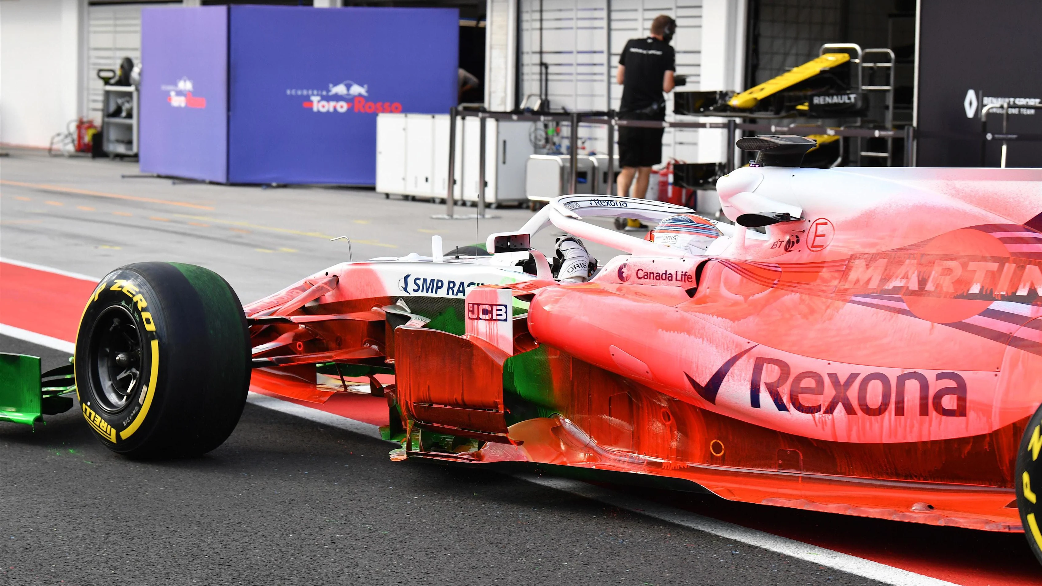 Robert Kubica (POL) Williams FW41 with aero paint over the whole car at Formula One Testing, Day