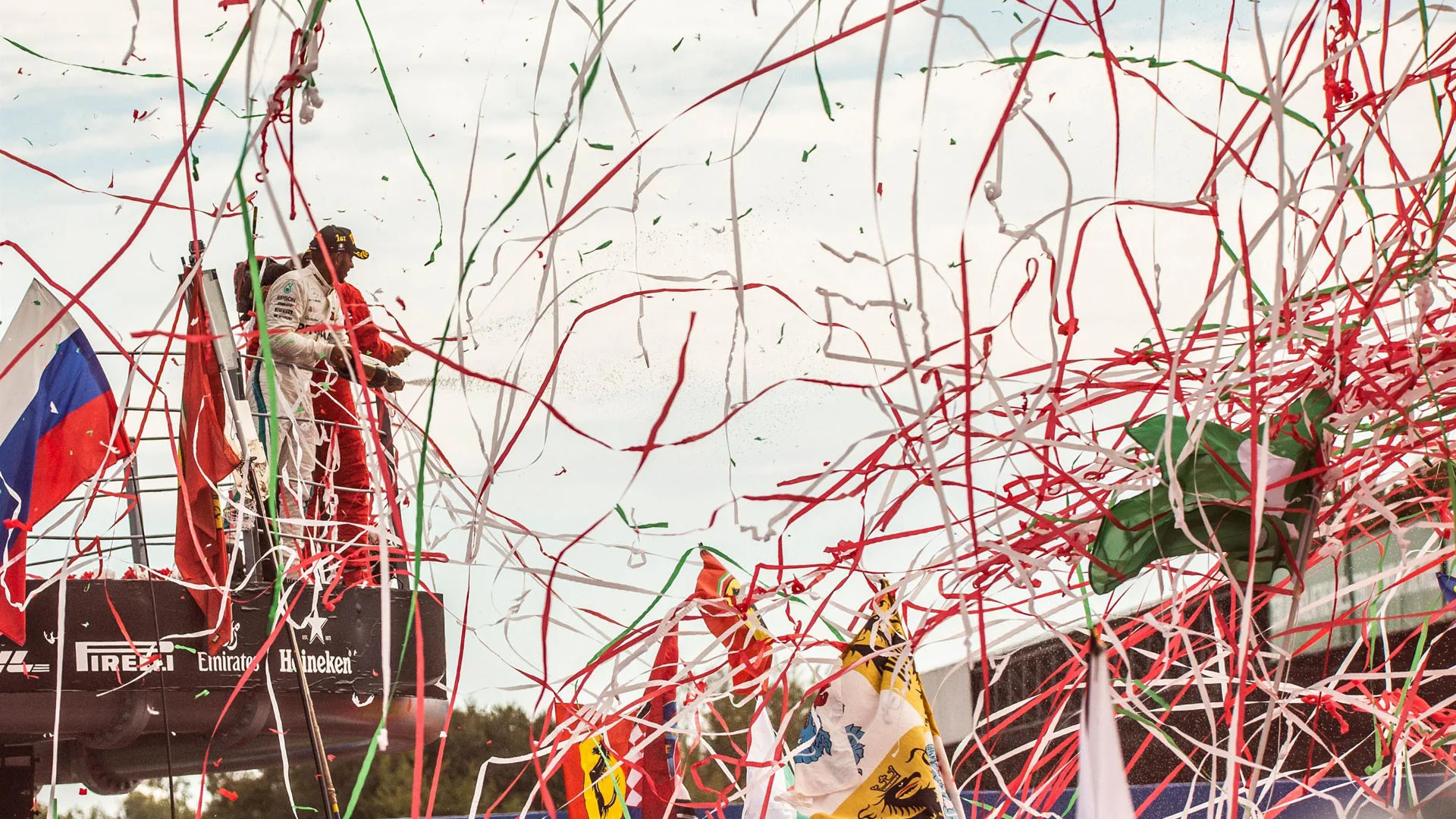 Valtteri Bottas, Mercedes AMG F1, Lewis Hamilton, Mercedes AMG F1 and Kimi Raikkonen, Ferrari