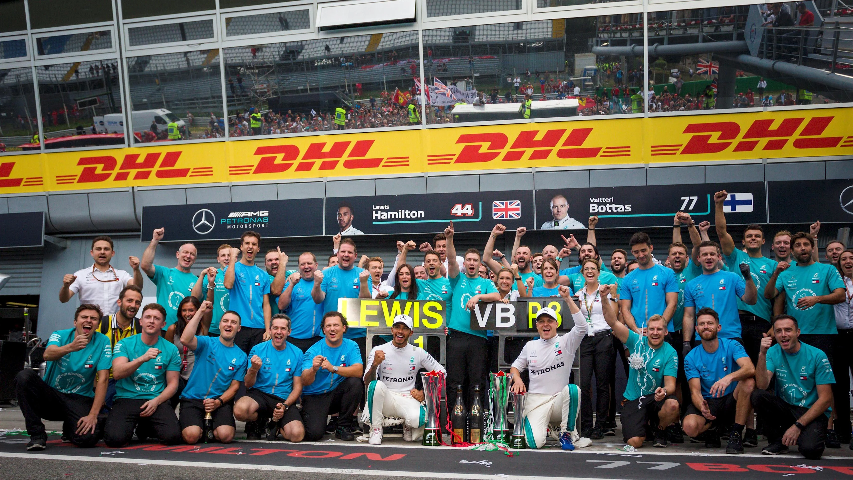 Lewis Hamilton, Mercedes AMG F1 celebrates with Valtteri Bottas, Mercedes AMG F1 and the team at