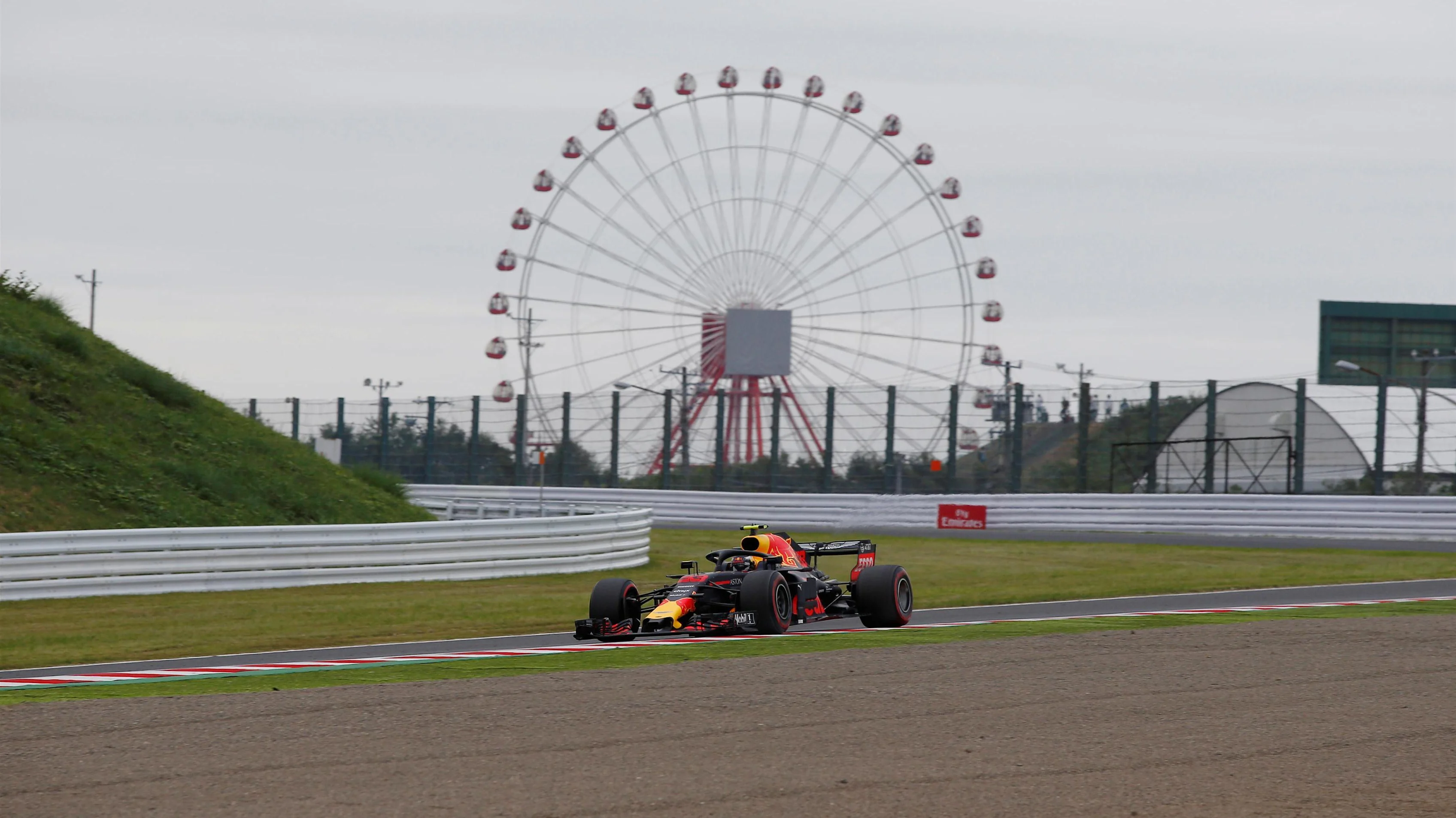 Max Verstappen, Red Bull Racing RB14 at Formula One World Championship, Rd17, Japanese Grand Prix,