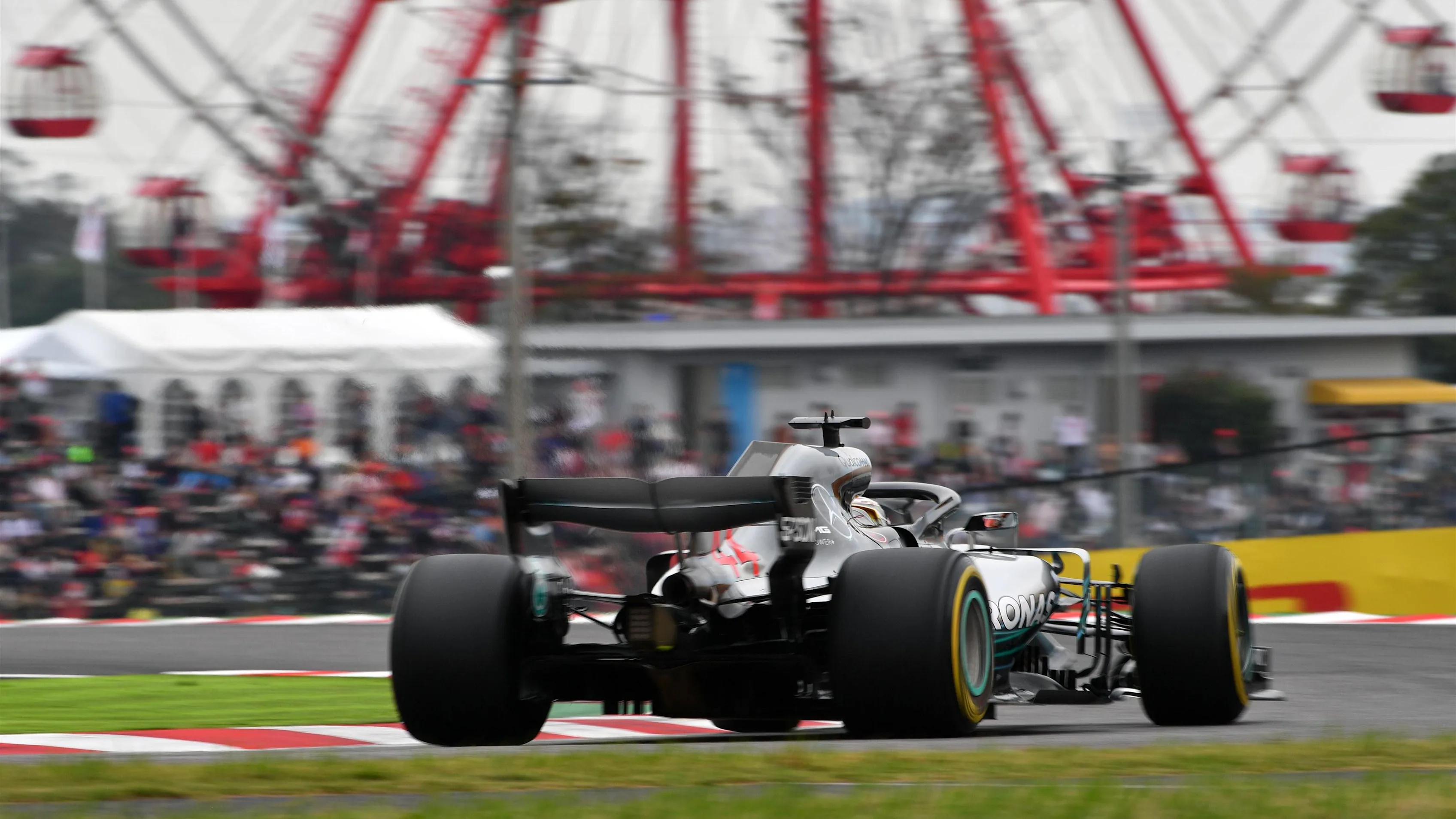 Lewis Hamilton, Mercedes-AMG F1 W09 EQ Power+ at Formula One World Championship, Rd17, Japanese