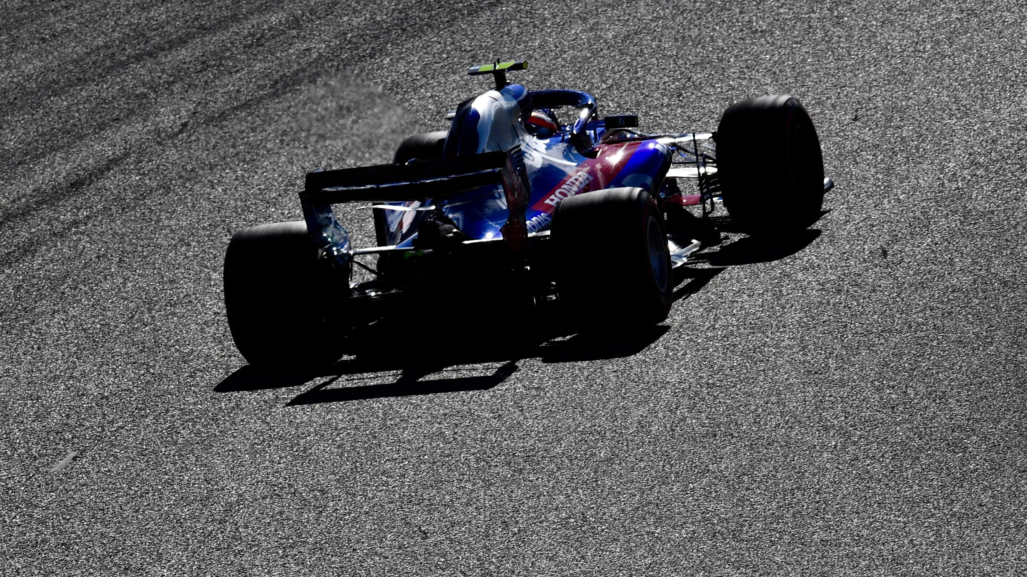 Pierre Gasly, Scuderia Toro Rosso STR13 at Formula One World Championship, Rd17, Japanese Grand