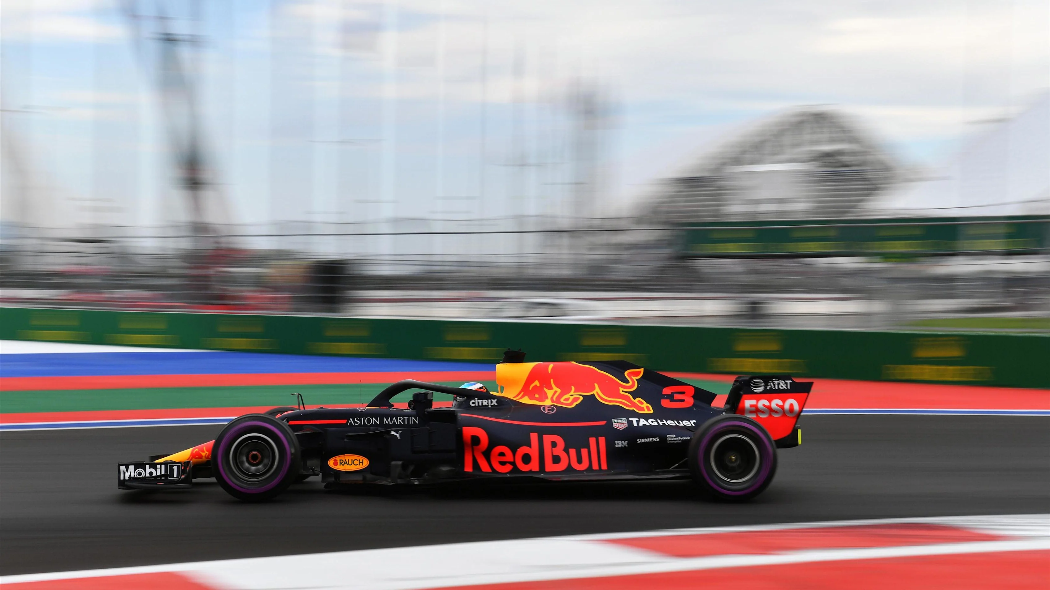 Daniel Ricciardo, Red Bull Racing RB14 at Formula One World Championship, Rd16, Russian Grand Prix, Practice, Sochi Autodrom, Sochi, Krasnodar Krai, Russia, Friday 28 September 2018.