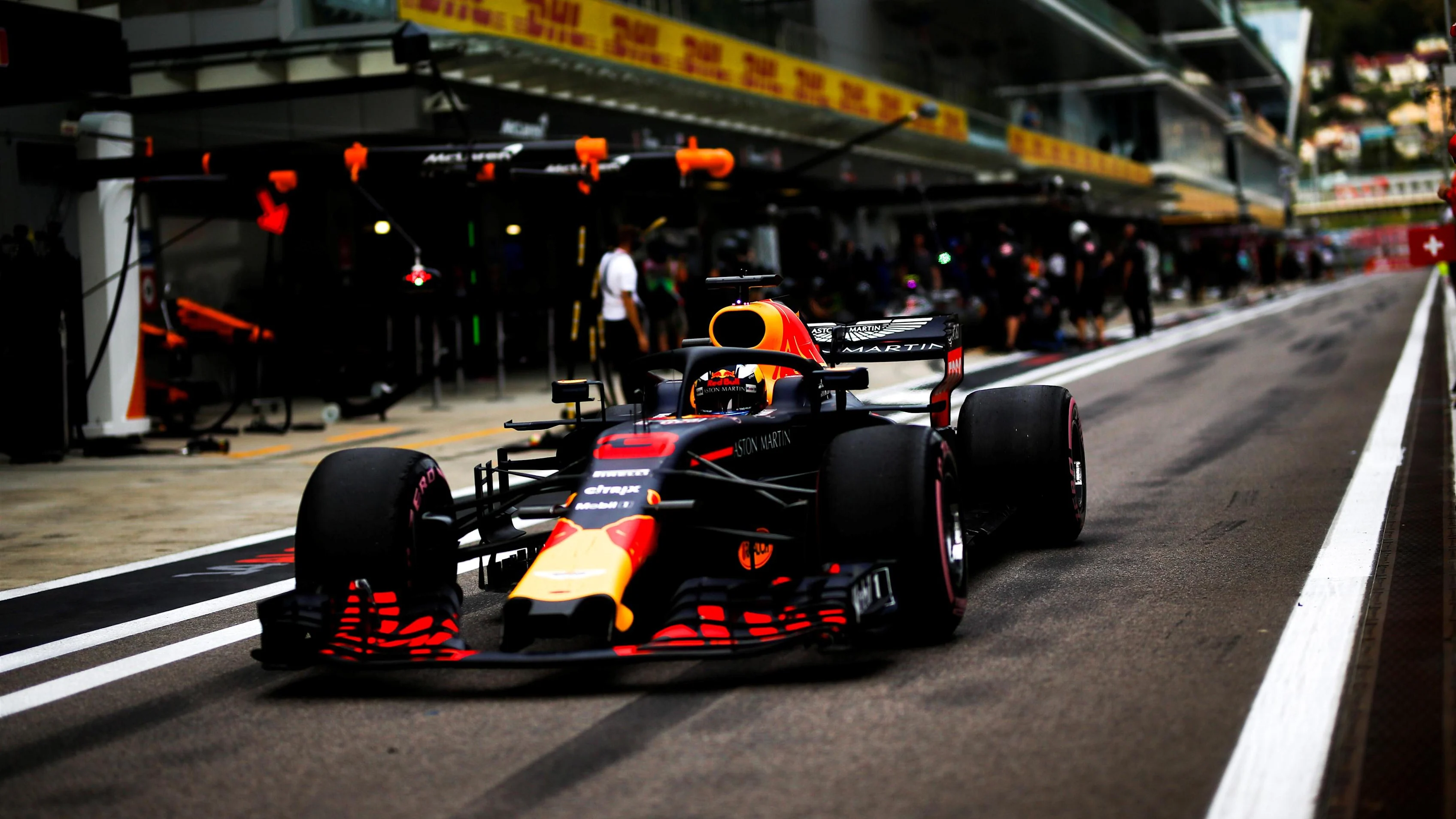 Daniel Ricciardo, Red Bull Racing RB14 at Formula One World Championship, Rd16, Russian Grand Prix,