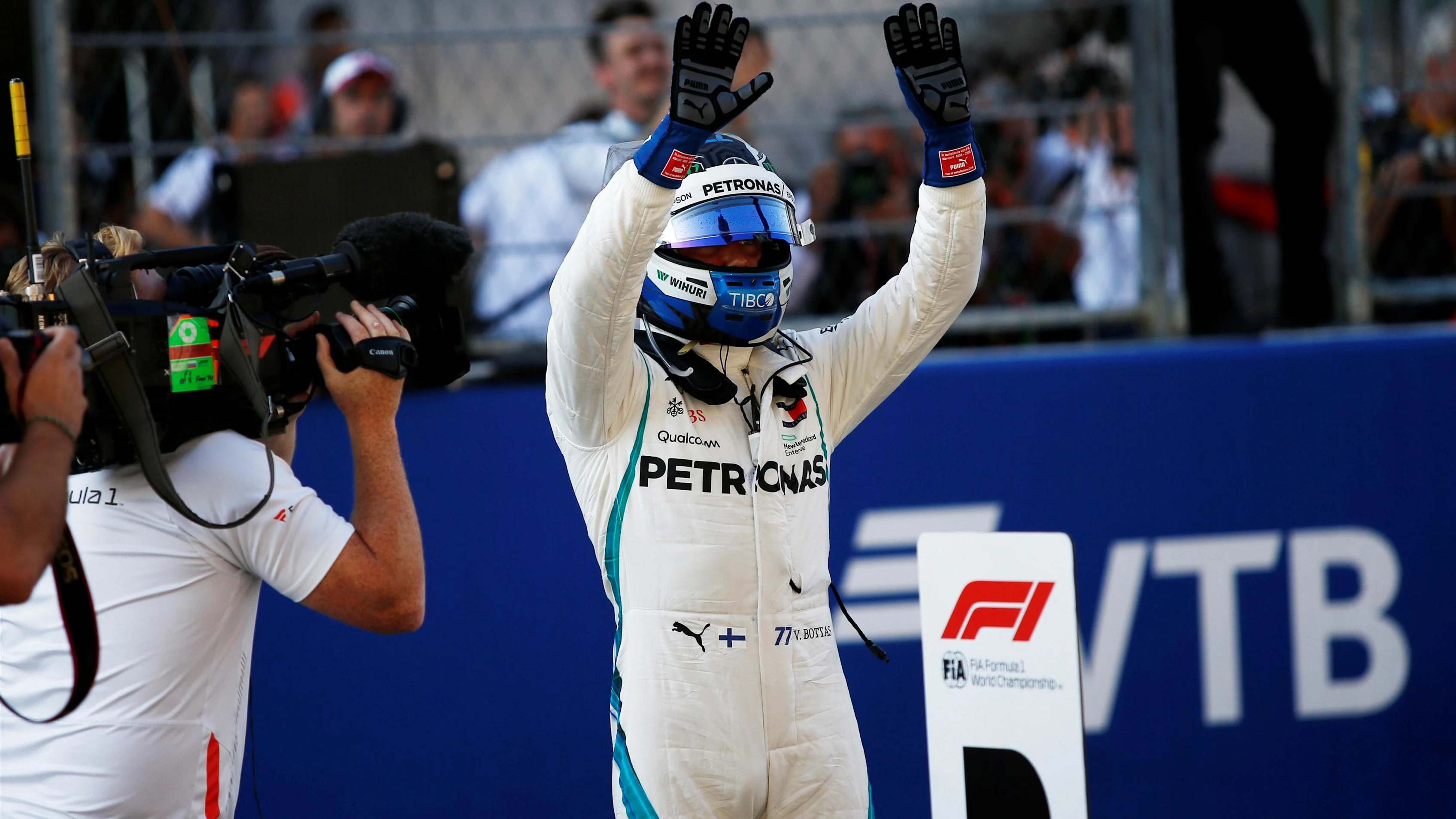 Pole sitter Valtteri Bottas, Mercedes AMG F1 celebrates in parc ferme at Formula One World Championship, Rd16, Russian Grand Prix, Qualifying, Sochi Autodrom, Sochi, Krasnodar Krai, Russia, Saturday 29 September 2018.