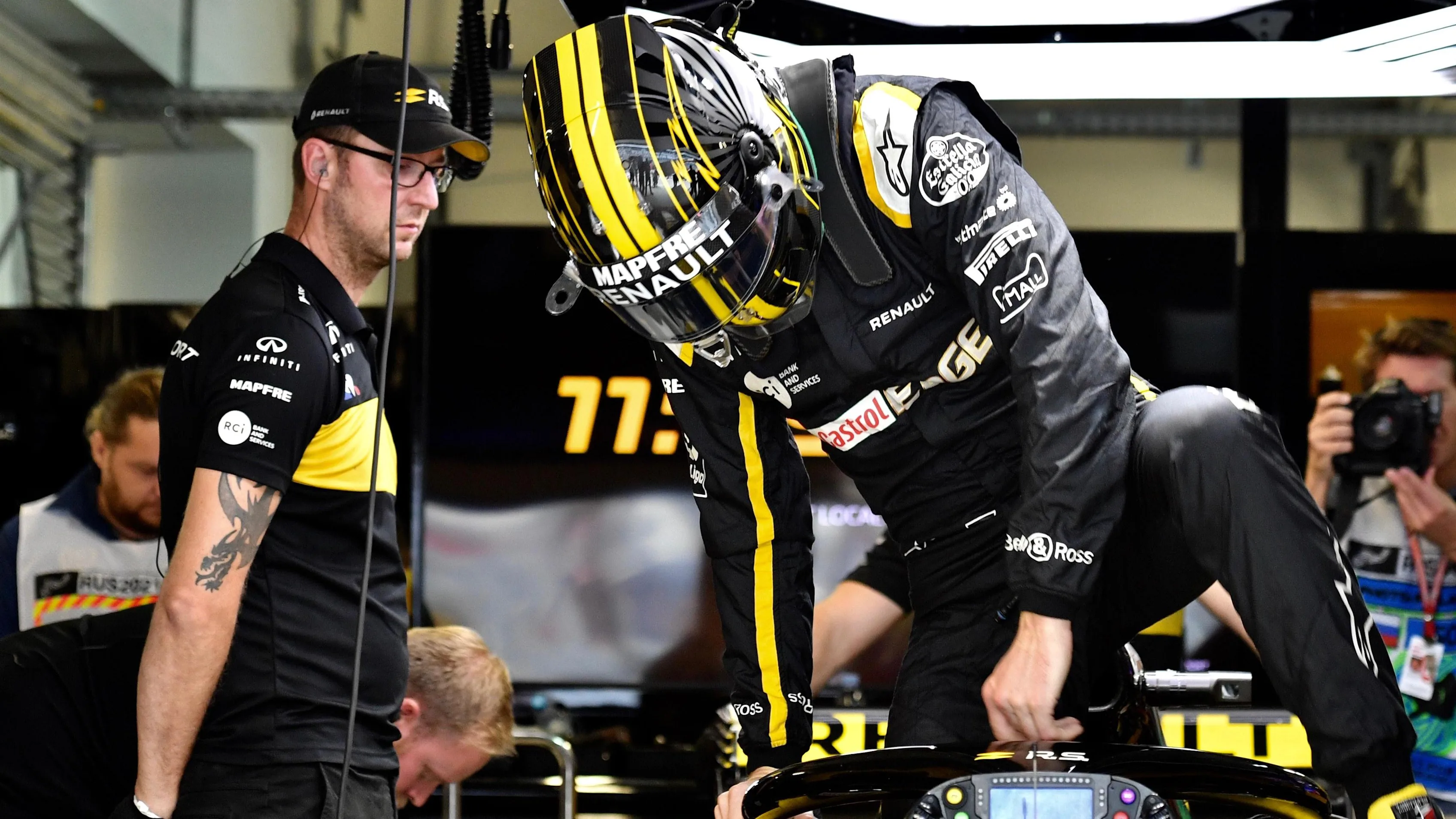 Nico Hulkenberg, Renault Sport F1 Team R.S. 18 at Formula One World Championship, Rd16, Russian