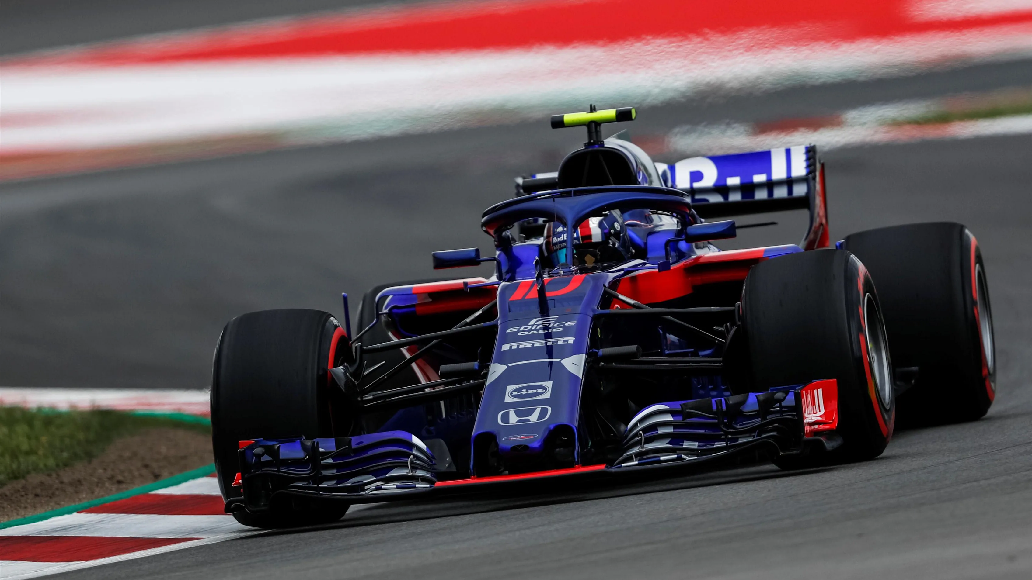 Pierre Gasly (FRA) Scuderia Toro Rosso STR13 at Formula One World Championship, Rd5, Spanish Grand