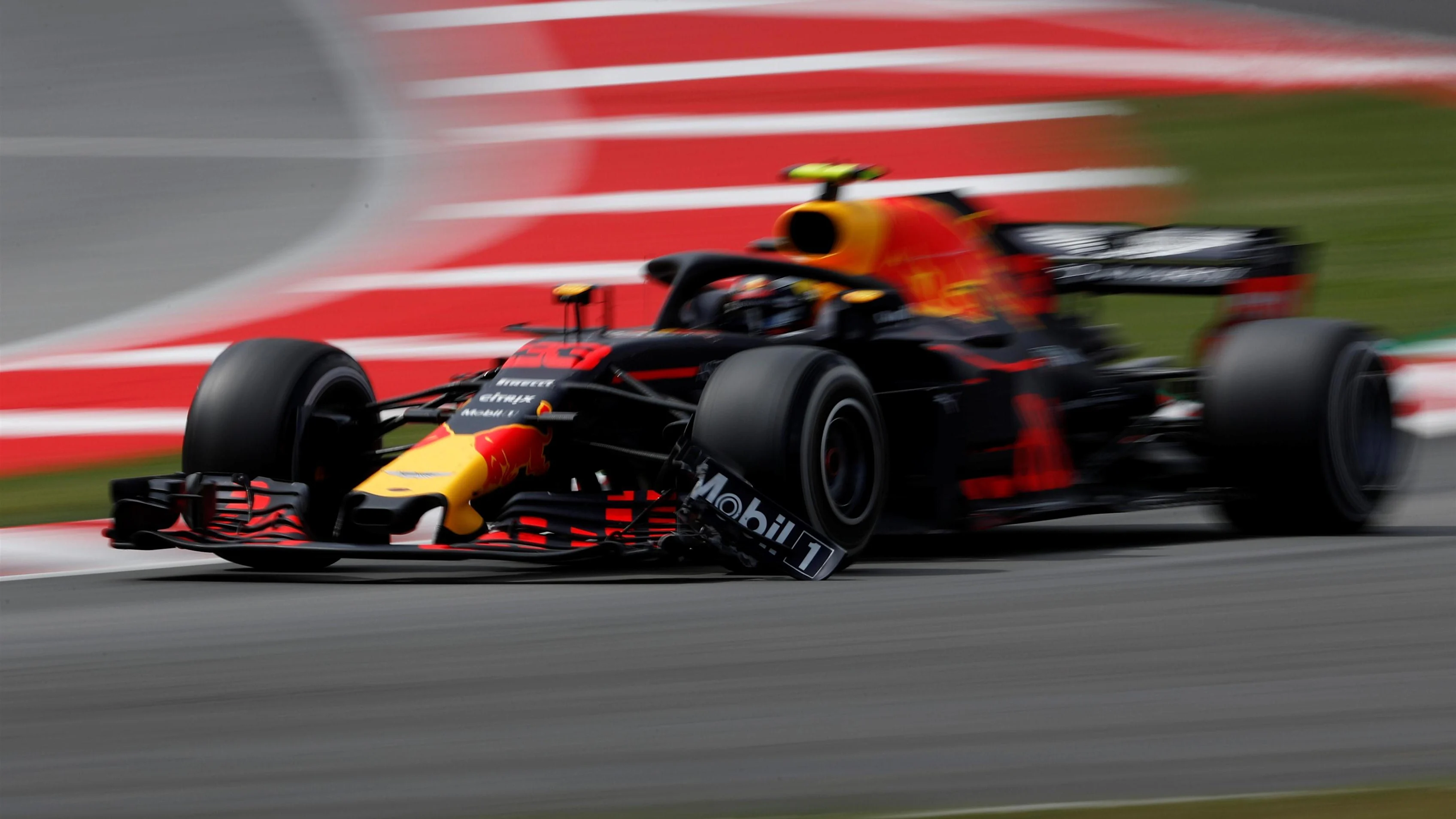 Max Verstappen (NED) Red Bull Racing RB14 with broken front wing at Formula One World Championship, Rd5, Spanish Grand Prix, Race, Barcelona, Spain, Sunday 13 May 2018. © Manuel Goria/Sutton Images