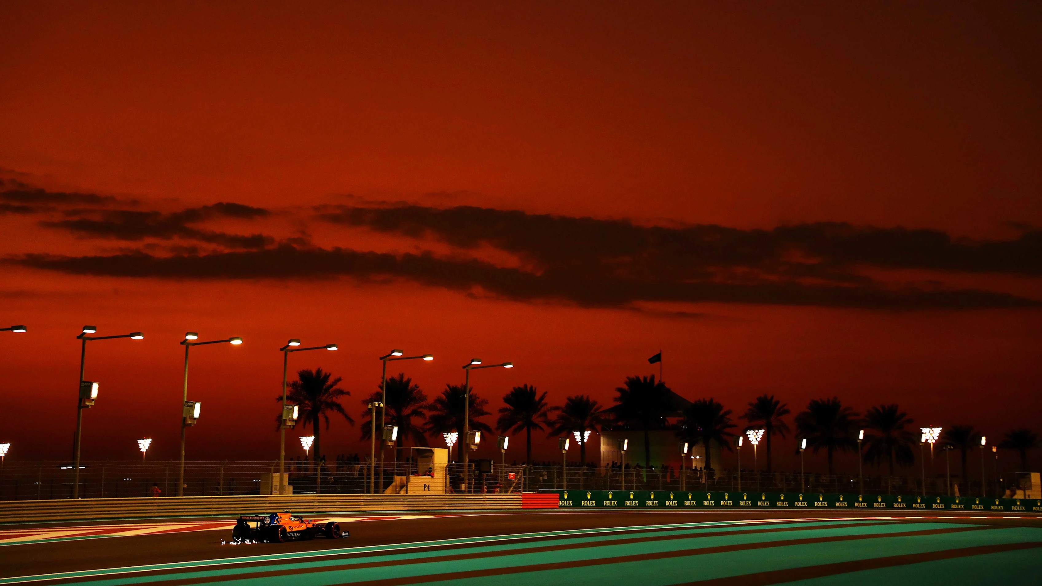 ABU DHABI, UNITED ARAB EMIRATES - NOVEMBER 30: Lando Norris of Great Britain driving the (4) McLaren F1 Team MCL34 Renault on track during qualifying for the F1 Grand Prix of Abu Dhabi at Yas Marina Circuit on November 30, 2019 in Abu Dhabi, United Arab Emirates. (Photo by Mark Thompson/Getty Images)