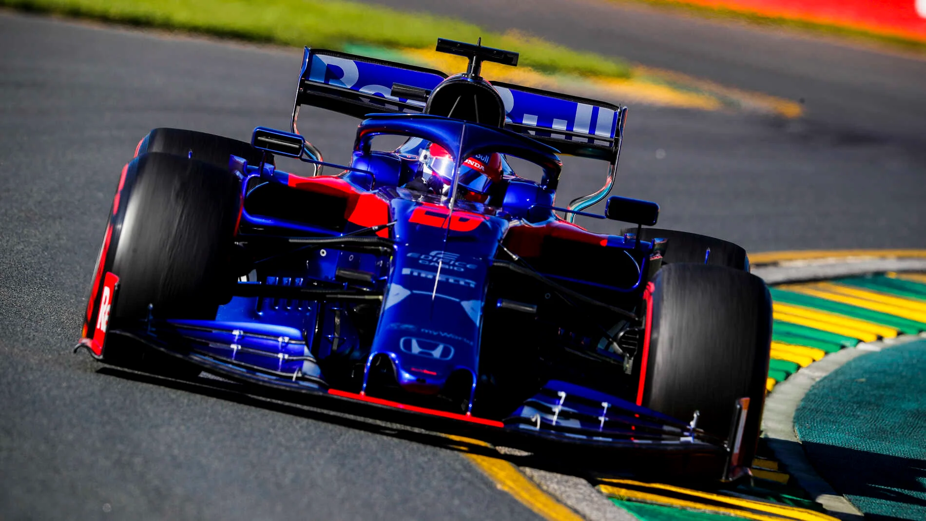 MELBOURNE GRAND PRIX CIRCUIT, AUSTRALIA - MARCH 15: Daniil Kvyat, Toro Roso STR14 during the Australian GP at Melbourne Grand Prix Circuit on March 15, 2019 in Melbourne Grand Prix Circuit, Australia. (Photo by Steven Tee / LAT Images)