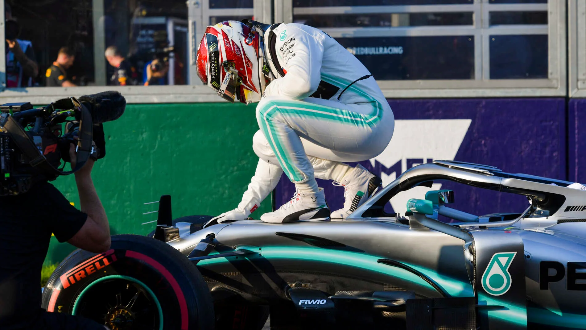 MELBOURNE GRAND PRIX CIRCUIT, AUSTRALIA - MARCH 16: Pole Sitter Lewis Hamilton, Mercedes AMG F1 celebrates in Parc Ferme during the Australian GP at Melbourne Grand Prix Circuit on March 16, 2019 in Melbourne Grand Prix Circuit, Australia. (Photo by Jerry Andre)