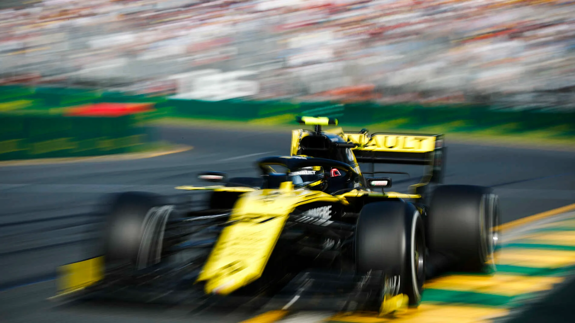 MELBOURNE GRAND PRIX CIRCUIT, AUSTRALIA - MARCH 17: Nico Hulkenberg, Renault R.S. 19 during the