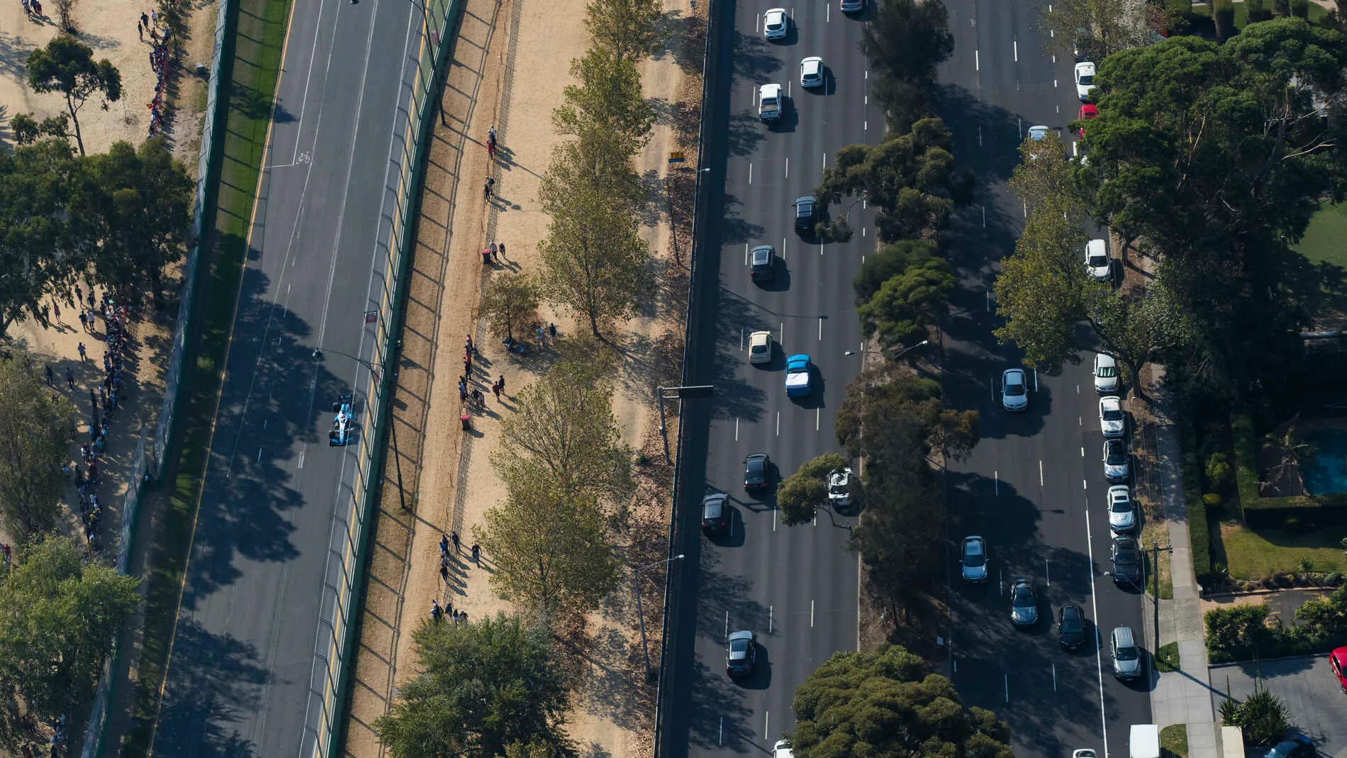 MELBOURNE GRAND PRIX CIRCUIT, AUSTRALIA - MARCH 17: George Russell, Williams Racing FW42 during the Australian GP at Melbourne Grand Prix Circuit on March 17, 2019 in Melbourne Grand Prix Circuit, Australia. (Photo by Sam Bloxham / Sutton Images)