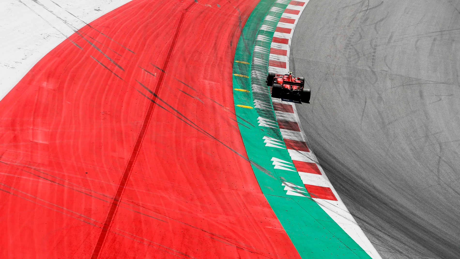 RED BULL RING, AUSTRIA - JUNE 29: Lewis Hamilton, Mercedes AMG F1 W10, leads Charles Leclerc,