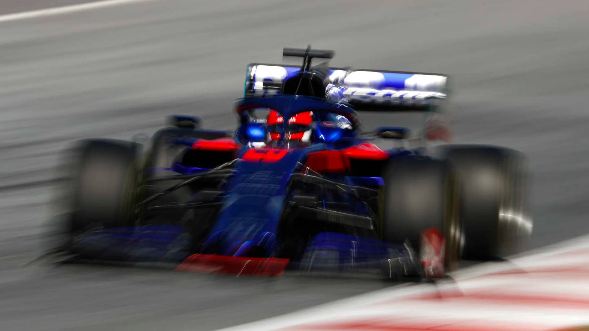 RED BULL RING, AUSTRIA - JUNE 30: Daniil Kvyat, Toro Rosso STR14 during the Austrian GP at Red Bull Ring on June 30, 2019 in Red Bull Ring, Austria. (Photo by Glenn Dunbar / LAT Images)