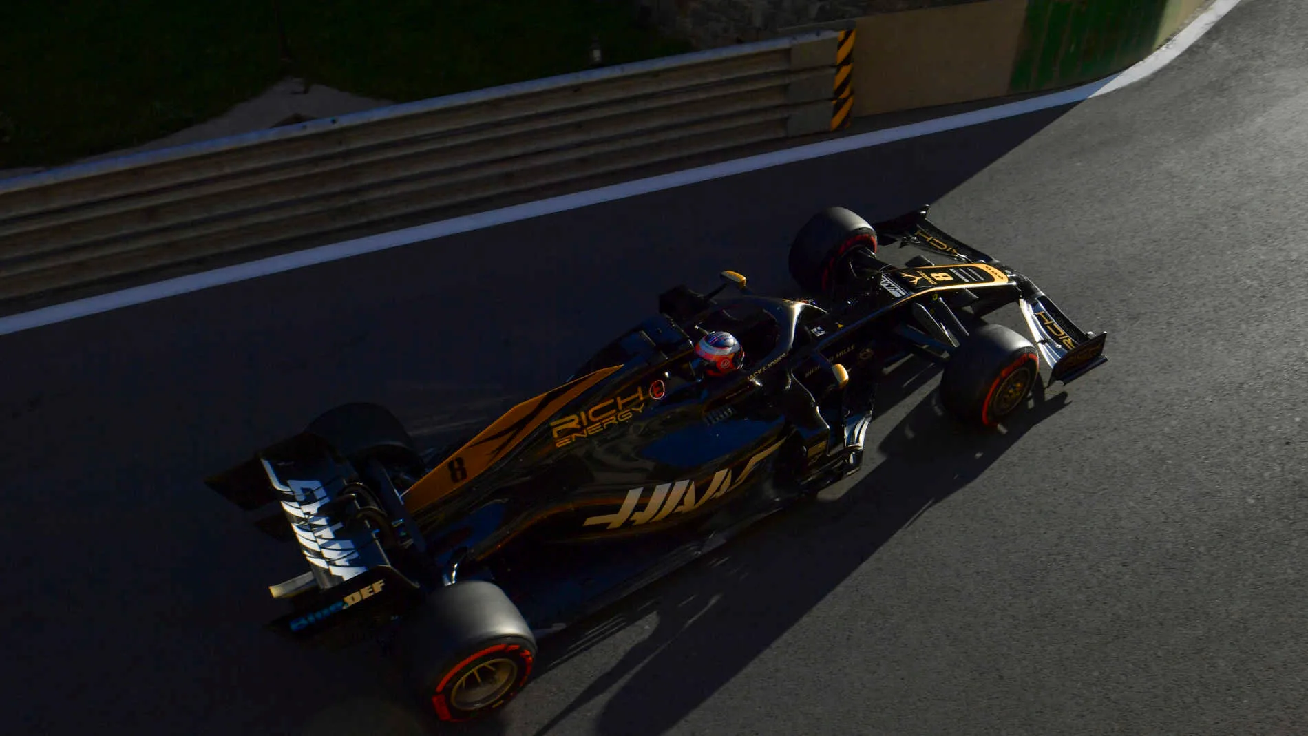 BAKU CITY CIRCUIT, AZERBAIJAN - APRIL 26: Romain Grosjean, Haas VF-19 during the Azerbaijan GP at Baku City Circuit on April 26, 2019 in Baku City Circuit, Azerbaijan. (Photo by Jerry Andre / Sutton Images)