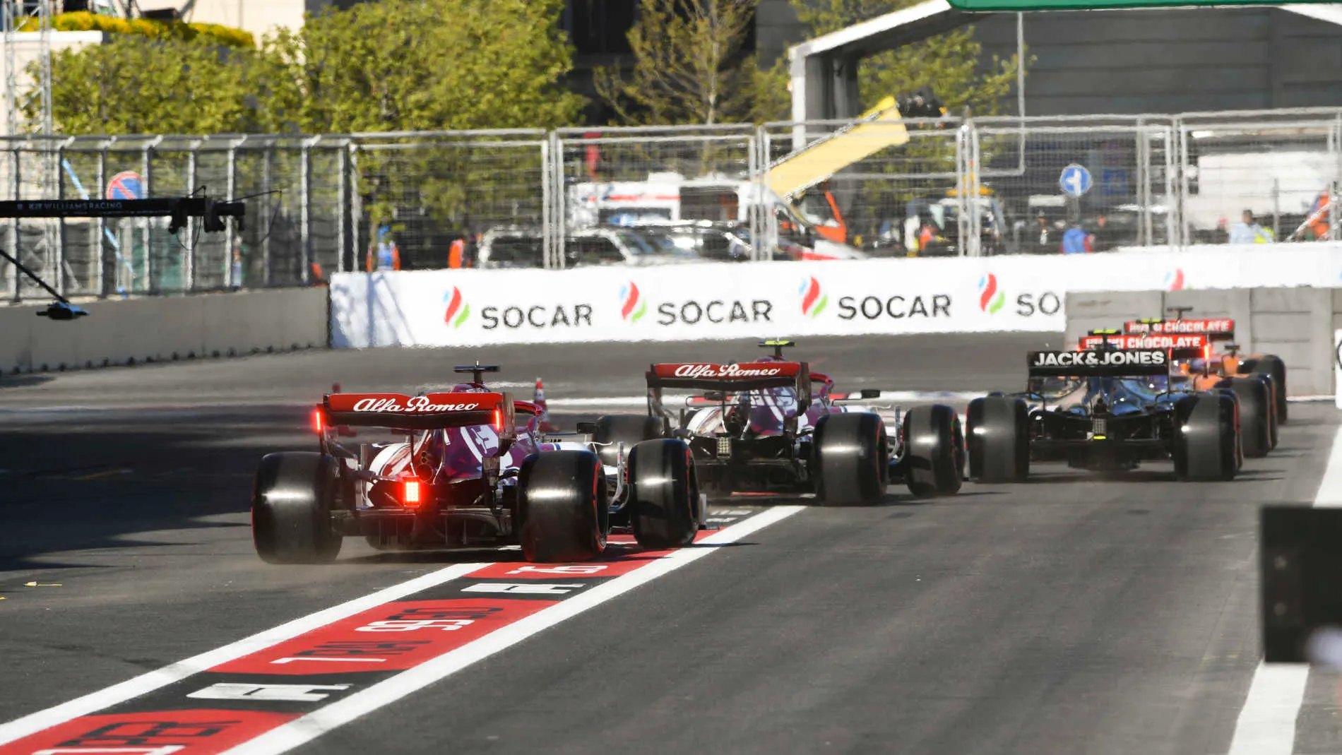 BAKU CITY CIRCUIT, AZERBAIJAN - APRIL 27: Antonio Giovinazzi, Alfa Romeo Racing C38, and Kimi