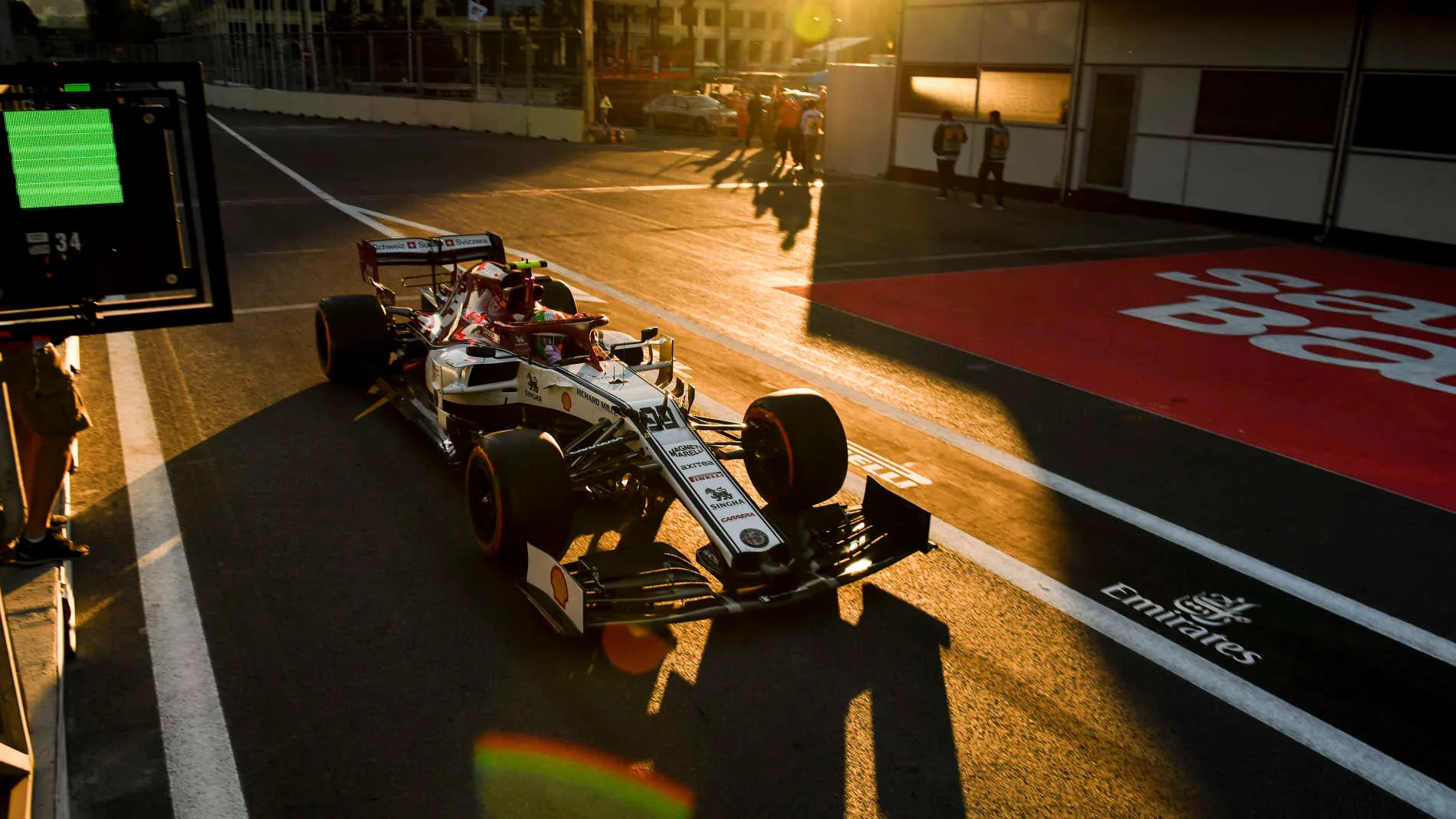 BAKU CITY CIRCUIT, AZERBAIJAN - APRIL 27: Antonio Giovinazzi, Alfa Romeo Racing C38 during the
