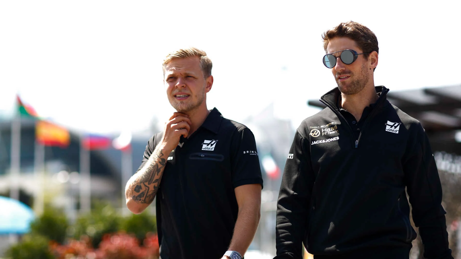 BAKU CITY CIRCUIT, AZERBAIJAN - APRIL 28: Kevin Magnussen, Haas F1 and Romain Grosjean, Haas F1 during the Azerbaijan GP at Baku City Circuit on April 28, 2019 in Baku City Circuit, Azerbaijan. (Photo by Andy Hone / LAT Images)
