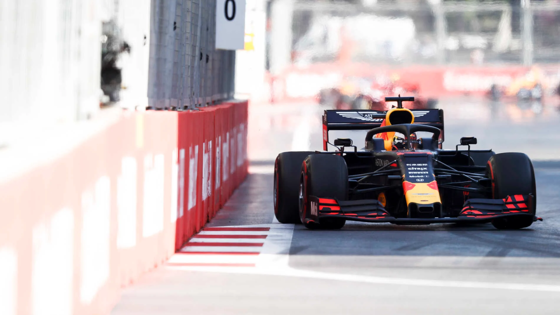 BAKU CITY CIRCUIT, AZERBAIJAN - APRIL 28: Max Verstappen, Red Bull Racing RB15 during the Azerbaijan GP at Baku City Circuit on April 28, 2019 in Baku City Circuit, Azerbaijan. (Photo by Glenn Dunbar / LAT Images)