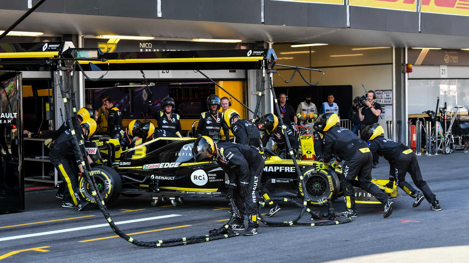 BAKU CITY CIRCUIT, AZERBAIJAN - APRIL 28: The damaged car of Daniel Ricciardo, Renault R.S.19 retiring from the race during the Azerbaijan GP at Baku City Circuit on April 28, 2019 in Baku City Circuit, Azerbaijan. (Photo by Mark Sutton / Sutton Images)