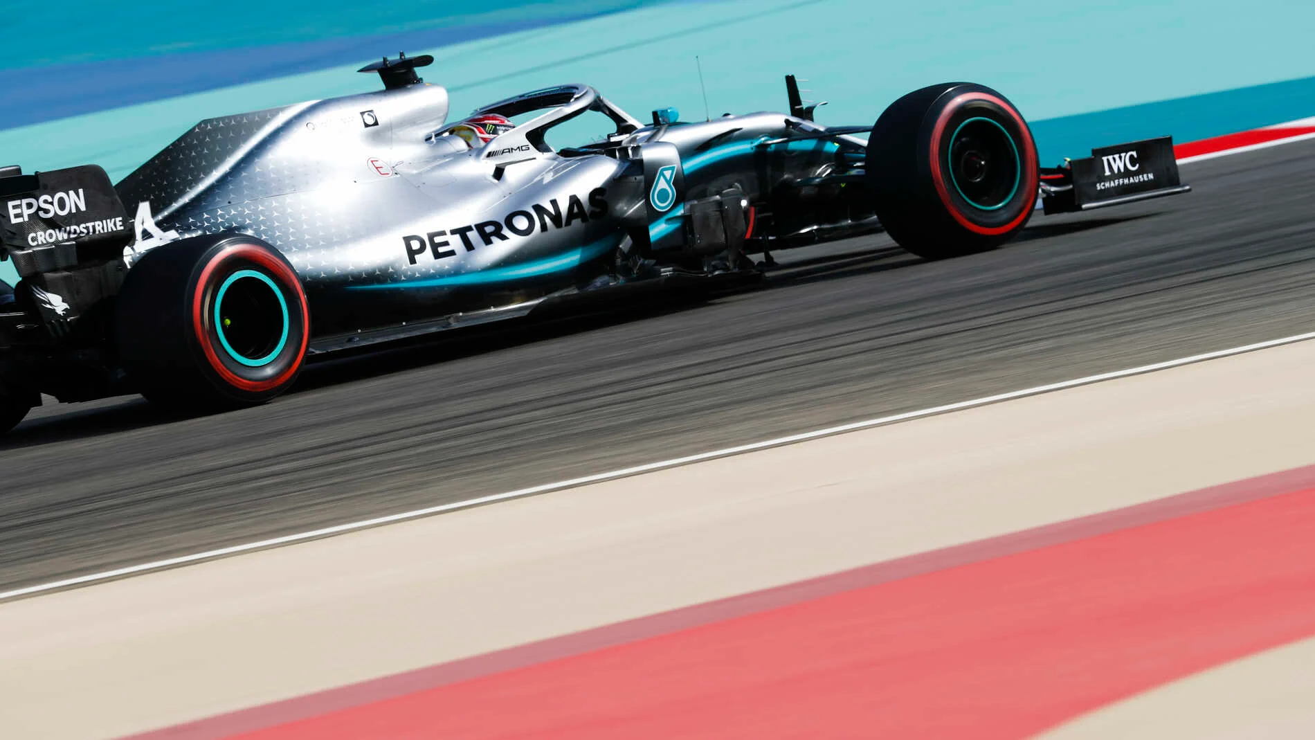 BAHRAIN INTERNATIONAL CIRCUIT, BAHRAIN - MARCH 30: Lewis Hamilton, Mercedes AMG F1 W10 during the Bahrain GP at Bahrain International Circuit on March 30, 2019 in Bahrain International Circuit, Bahrain. (Photo by Glenn Dunbar / LAT Images)
