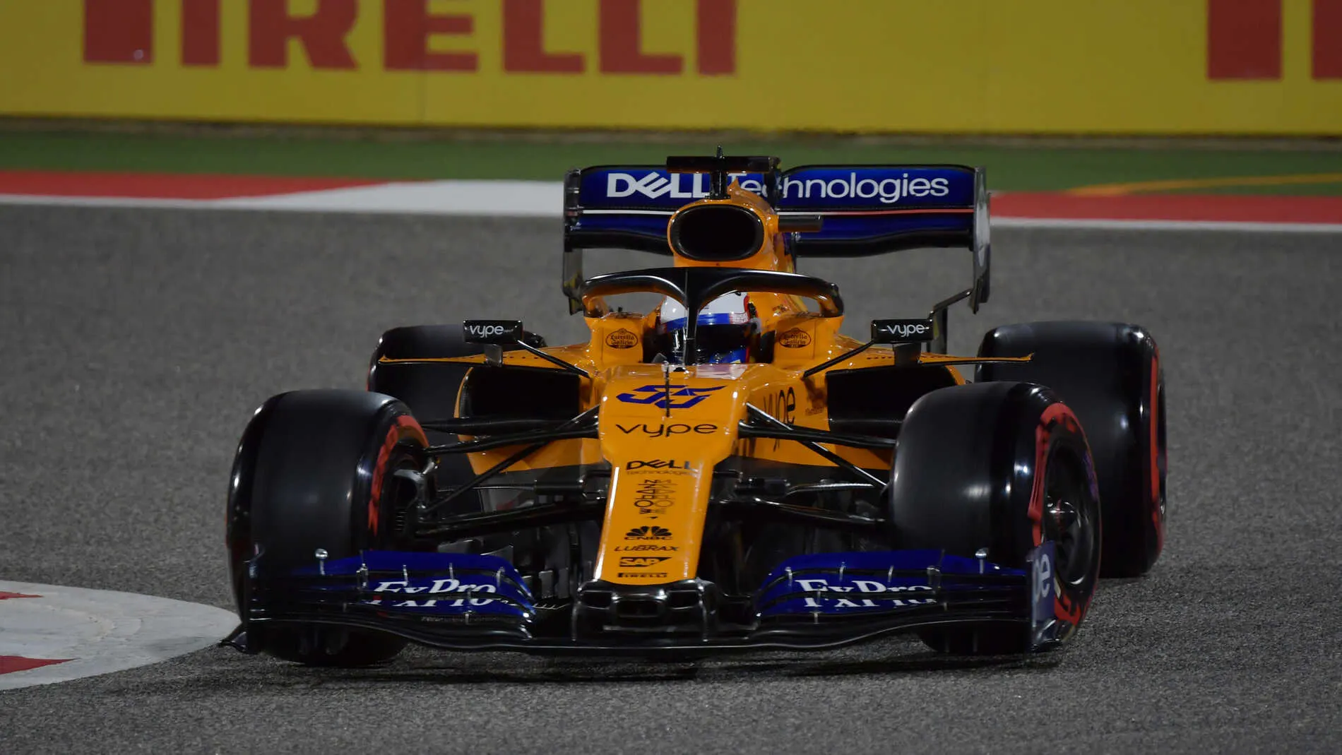 BAHRAIN INTERNATIONAL CIRCUIT, BAHRAIN - MARCH 30: Carlos Sainz, McLaren MCL34 during the Bahrain GP at Bahrain International Circuit on March 30, 2019 in Bahrain International Circuit, Bahrain. (Photo by Jerry Andre / Sutton Images)