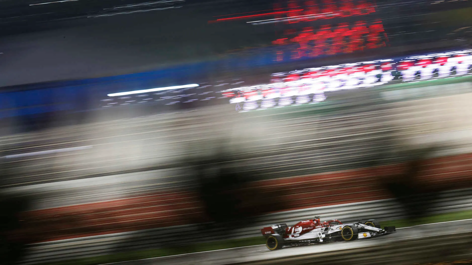 BAHRAIN INTERNATIONAL CIRCUIT, BAHRAIN - MARCH 31: Kimi Raikkonen, Alfa Romeo Racing C38 during the Bahrain GP at Bahrain International Circuit on March 31, 2019 in Bahrain International Circuit, Bahrain. (Photo by Glenn Dunbar / LAT Images)