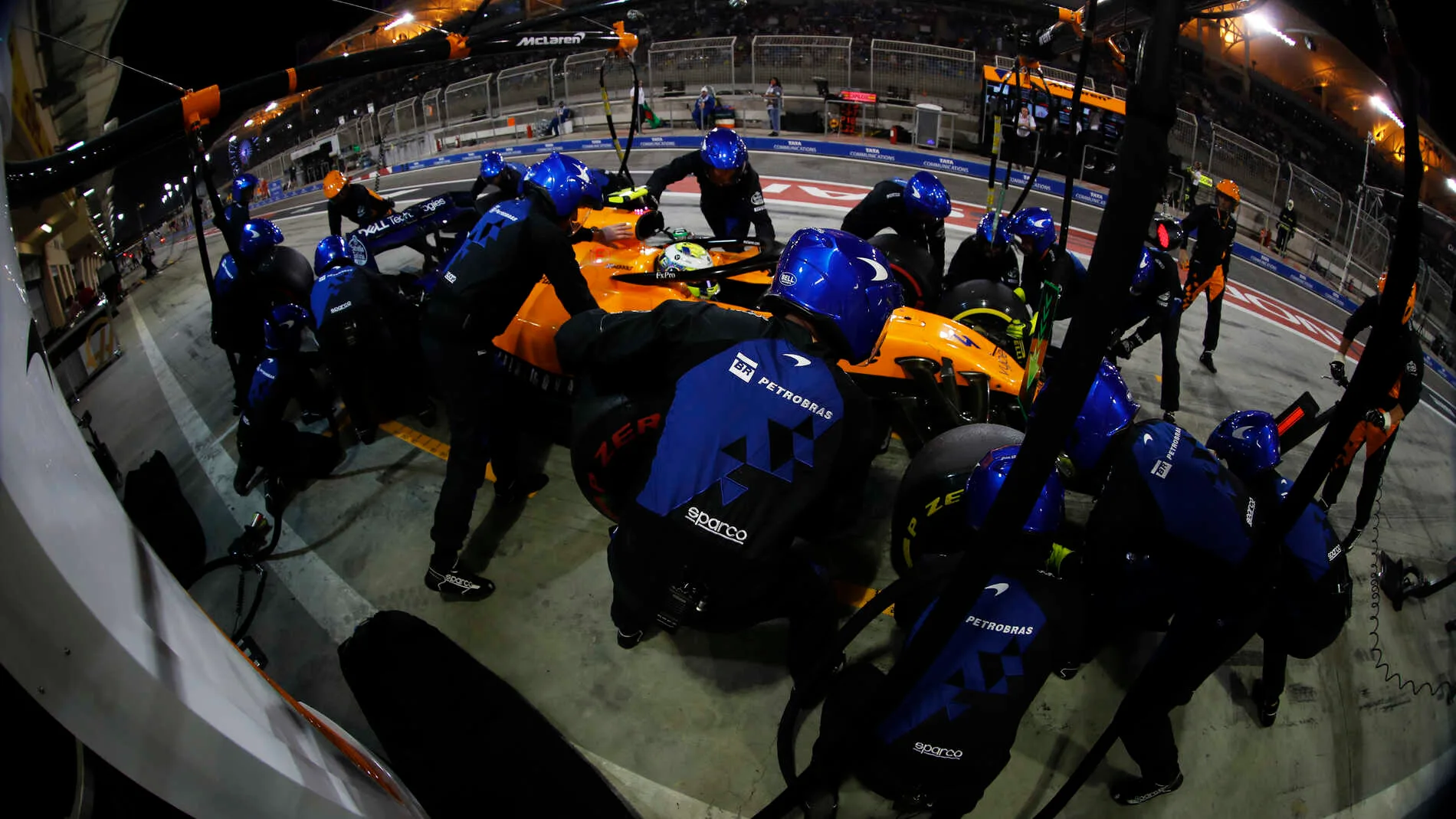 BAHRAIN INTERNATIONAL CIRCUIT, BAHRAIN - MARCH 31: Lando Norris, McLaren MCL34, in the pits during
