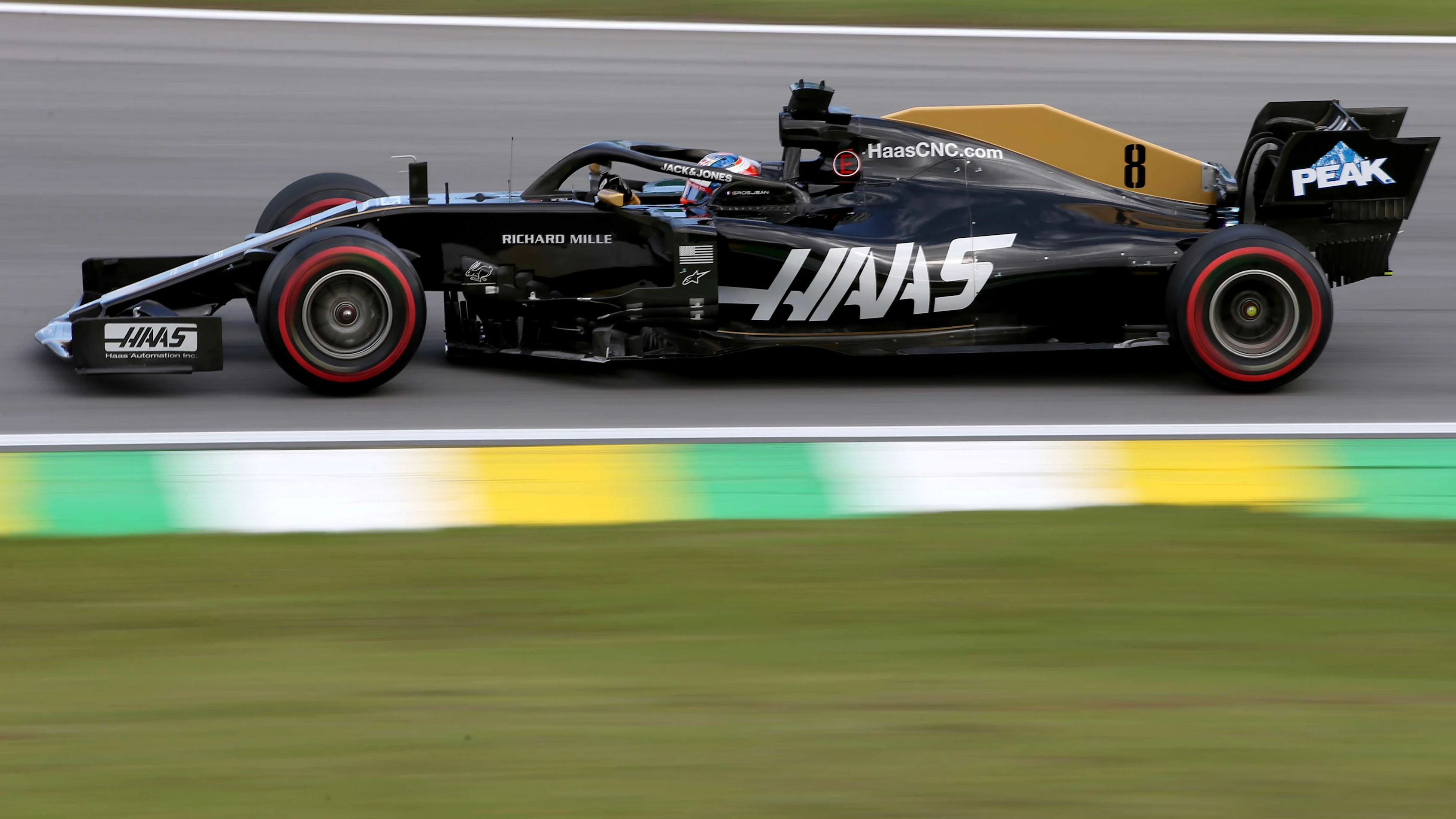 SAO PAULO, BRAZIL - NOVEMBER 16: Romain Grosjean of France driving the (8) Haas F1 Team VF-19