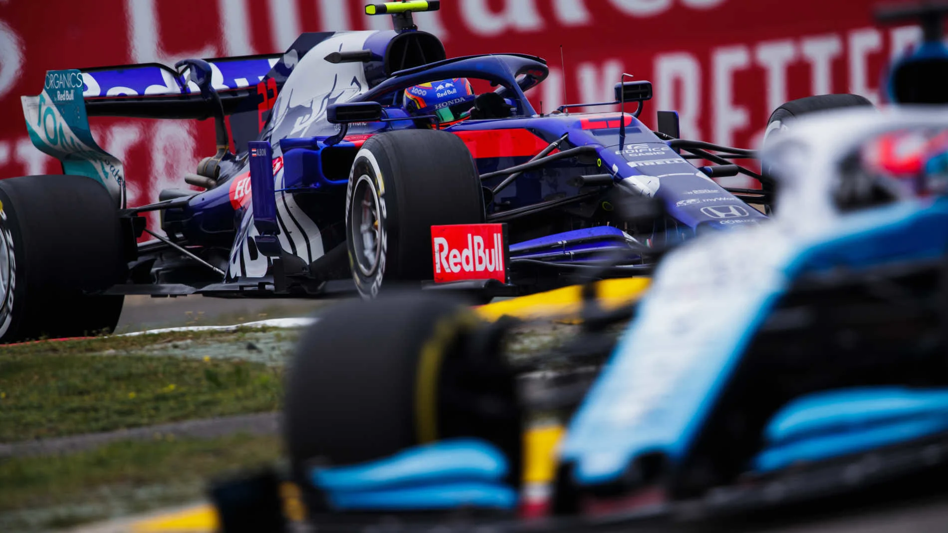 SHANGHAI INTERNATIONAL CIRCUIT, CHINA - APRIL 14: Alexander Albon, Toro Rosso STR14 during the