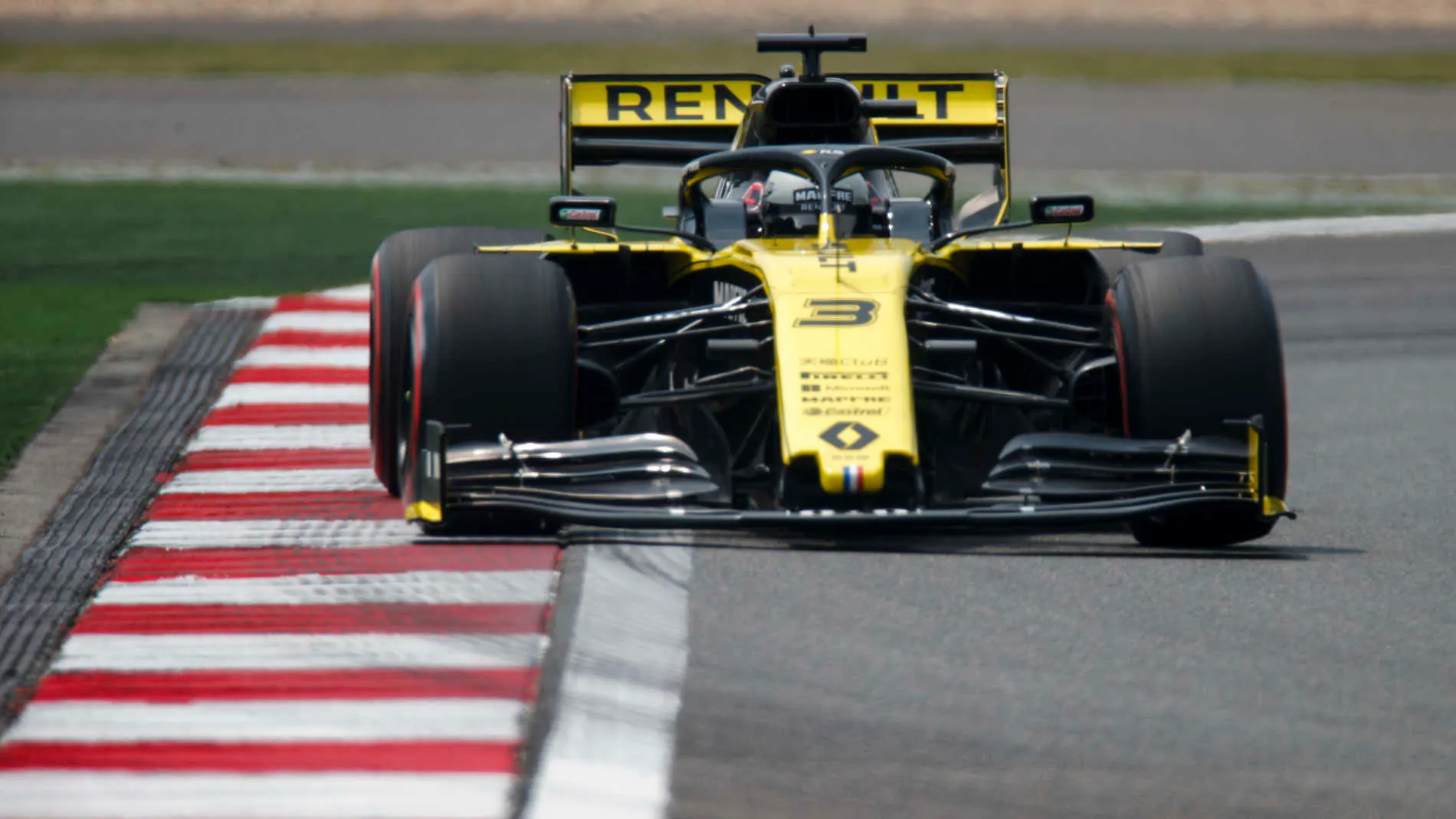 SHANGHAI INTERNATIONAL CIRCUIT, CHINA - APRIL 12: Daniel Ricciardo, Renault R.S.19 during the