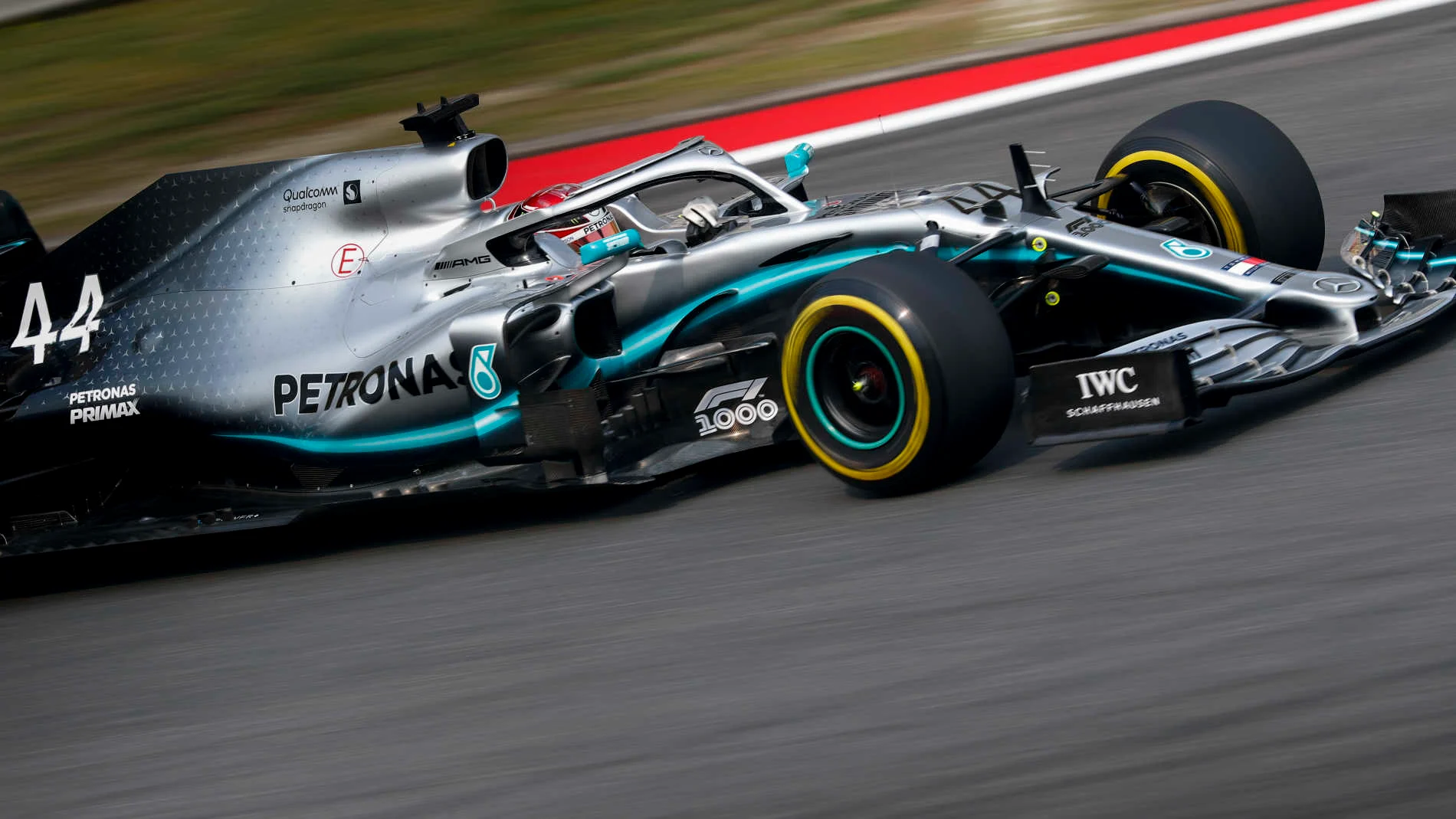 SHANGHAI INTERNATIONAL CIRCUIT, CHINA - APRIL 12: Lewis Hamilton, Mercedes AMG F1 W10 during the Chinese GP at Shanghai International Circuit on April 12, 2019 in Shanghai International Circuit, China. (Photo by Glenn Dunbar / LAT Images)