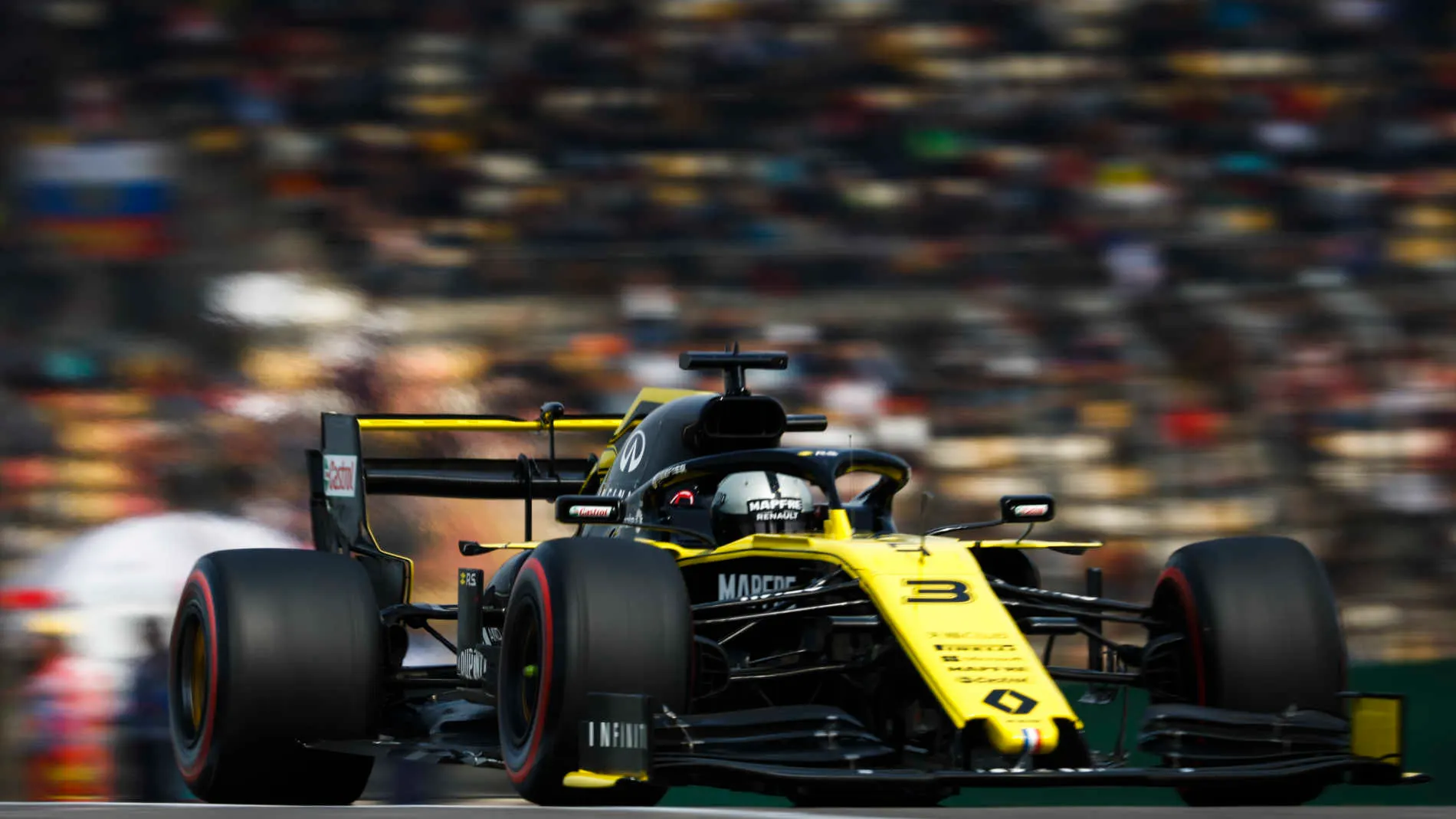 SHANGHAI INTERNATIONAL CIRCUIT, CHINA - APRIL 13: Daniel Ricciardo, Renault R.S.19 during the