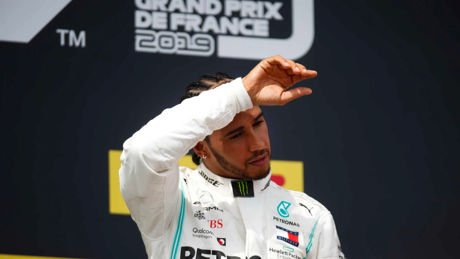 CIRCUIT PAUL RICARD, FRANCE - JUNE 23: Lewis Hamilton, Mercedes AMG F1, 1st position, on the podium during the French GP at Circuit Paul Ricard on June 23, 2019 in Circuit Paul Ricard, France. (Photo by Joe Portlock / LAT Images)