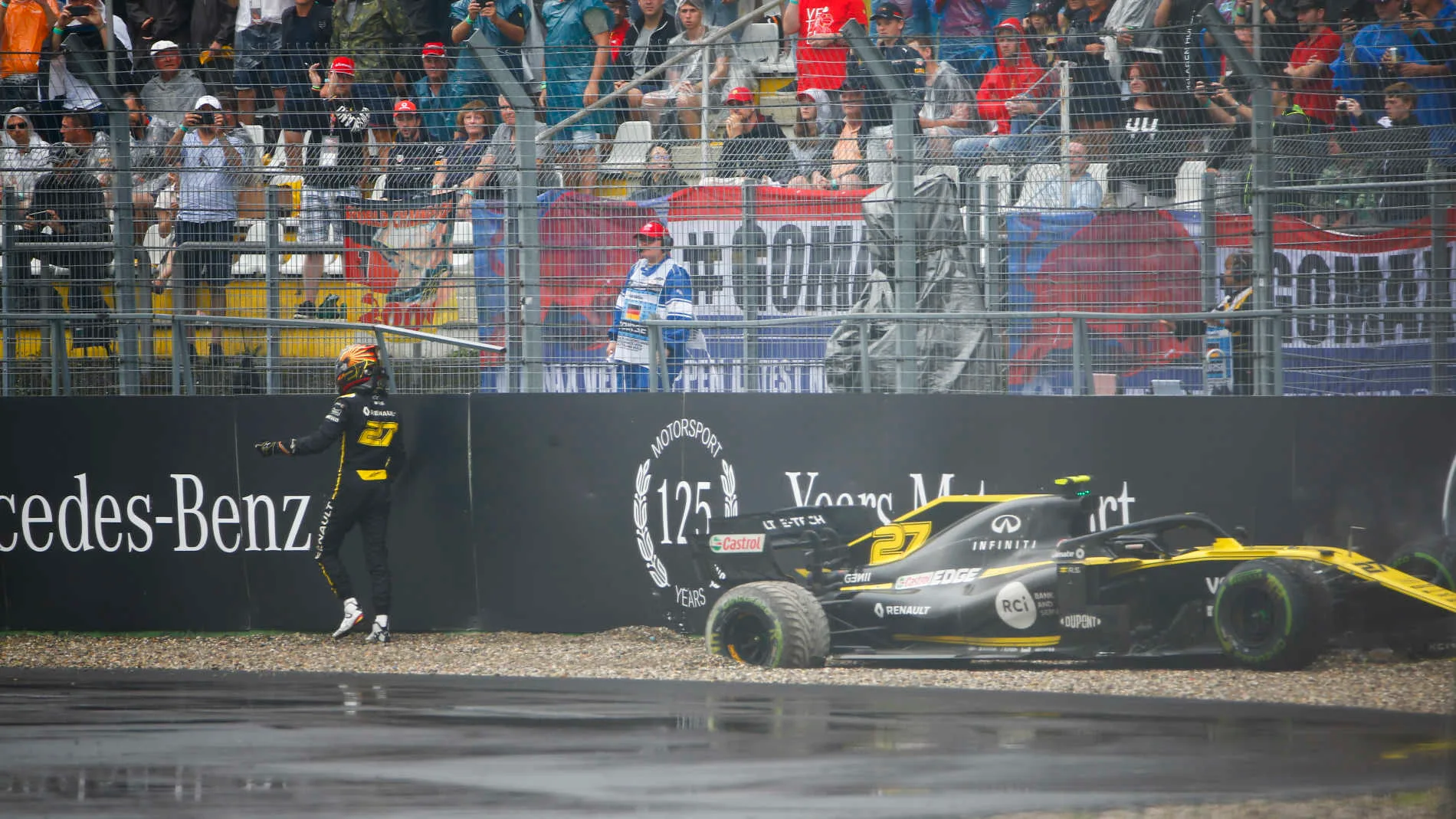 HOCKENHEIMRING, GERMANY - JULY 28: Nico Hulkenberg, Renault R.S. 19 hits the wall at retires from the race during the German GP at Hockenheimring on July 28, 2019 in Hockenheimring, Germany. (Photo by Andy Hone / LAT Images)