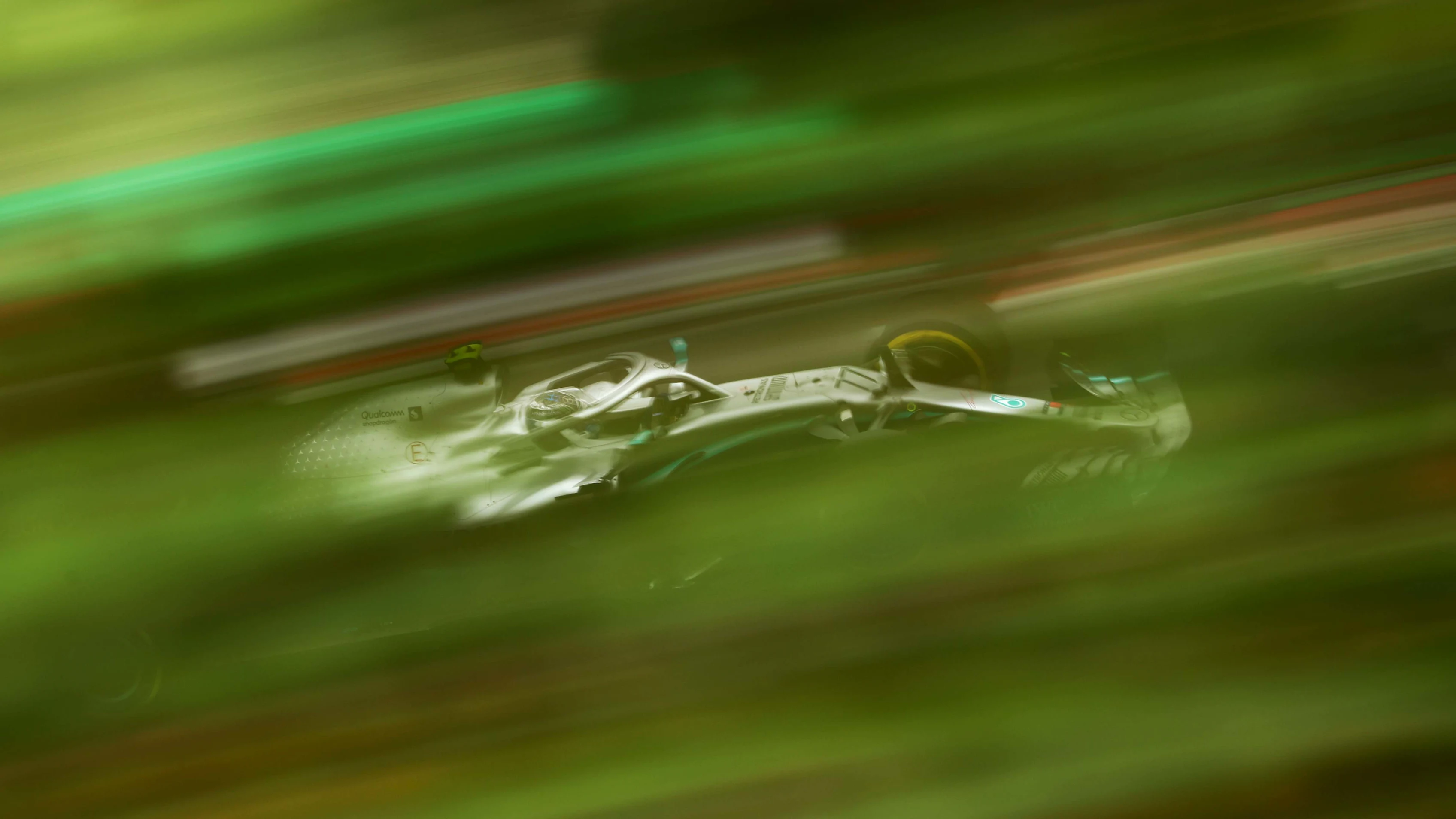 SUZUKA, JAPAN - OCTOBER 11: Valtteri Bottas driving the (77) Mercedes AMG Petronas F1 Team Mercedes W10 on track during practice for the F1 Grand Prix of Japan at Suzuka Circuit on October 11, 2019 in Suzuka, Japan. (Photo by Dan Istitene/Getty Images)