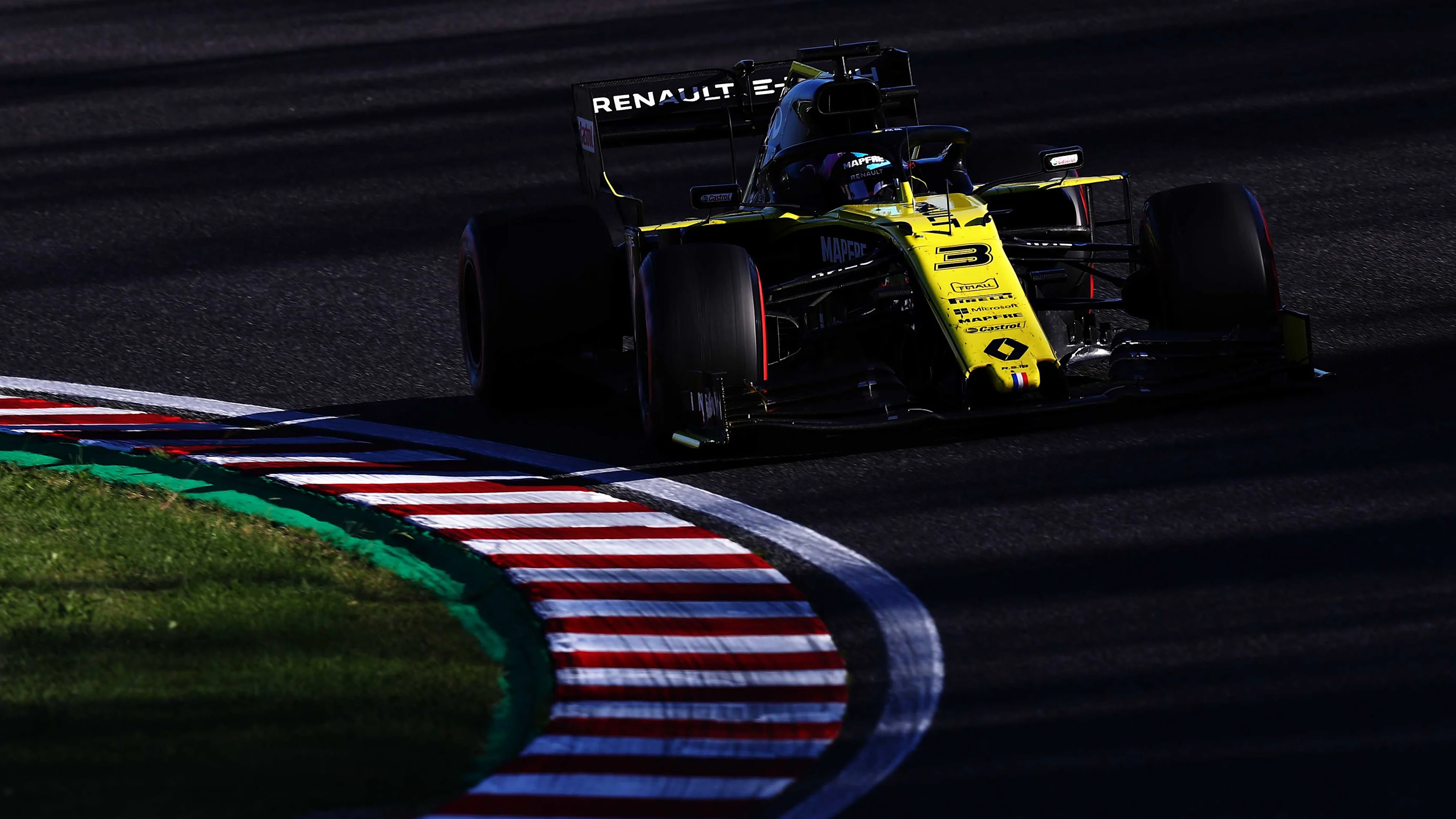 SUZUKA, JAPAN - OCTOBER 13: Daniel Ricciardo of Australia driving the (3) Renault Sport Formula One