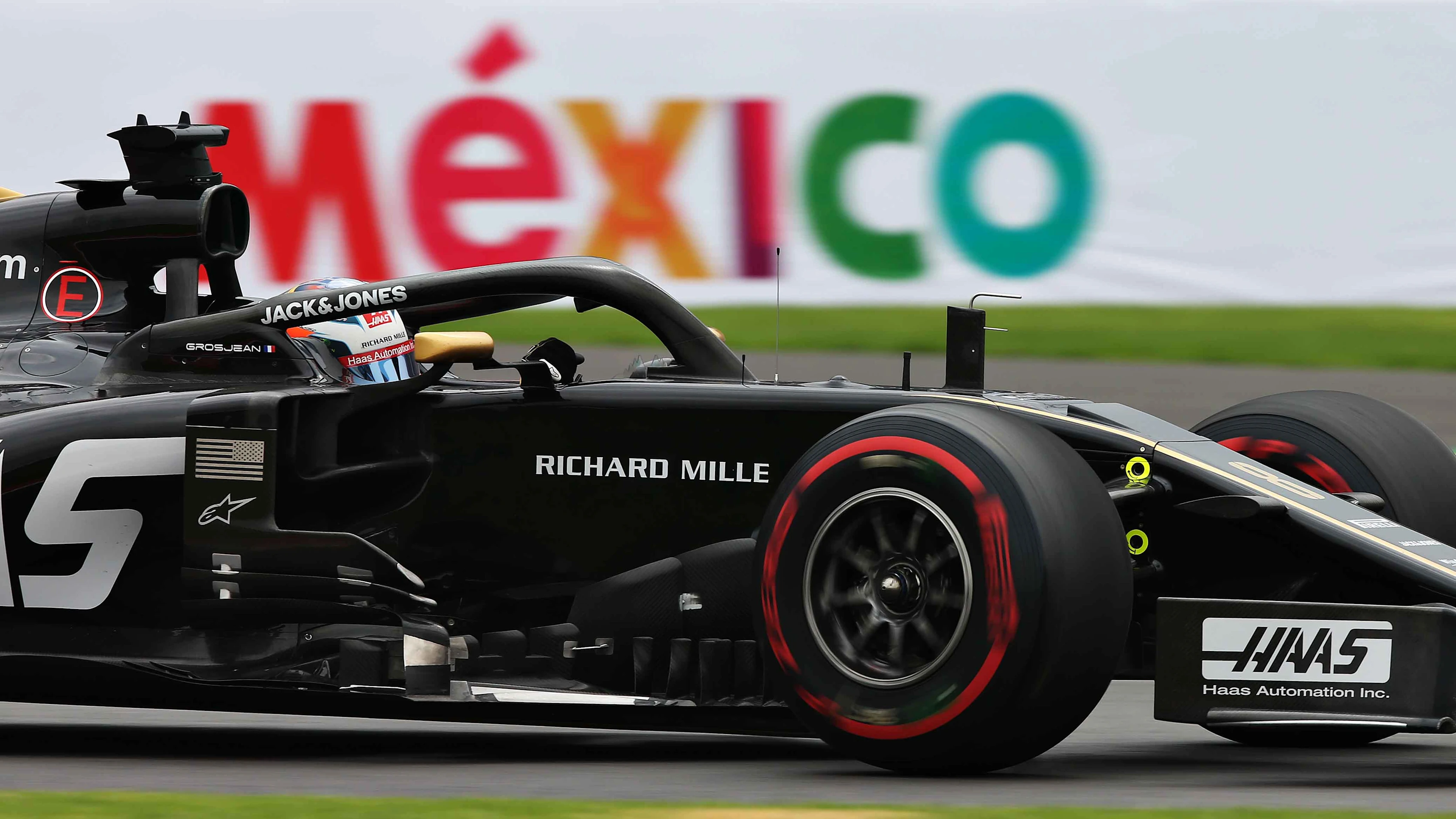 MEXICO CITY, MEXICO - OCTOBER 25: Romain Grosjean of France driving the (8) Haas F1 Team VF-19