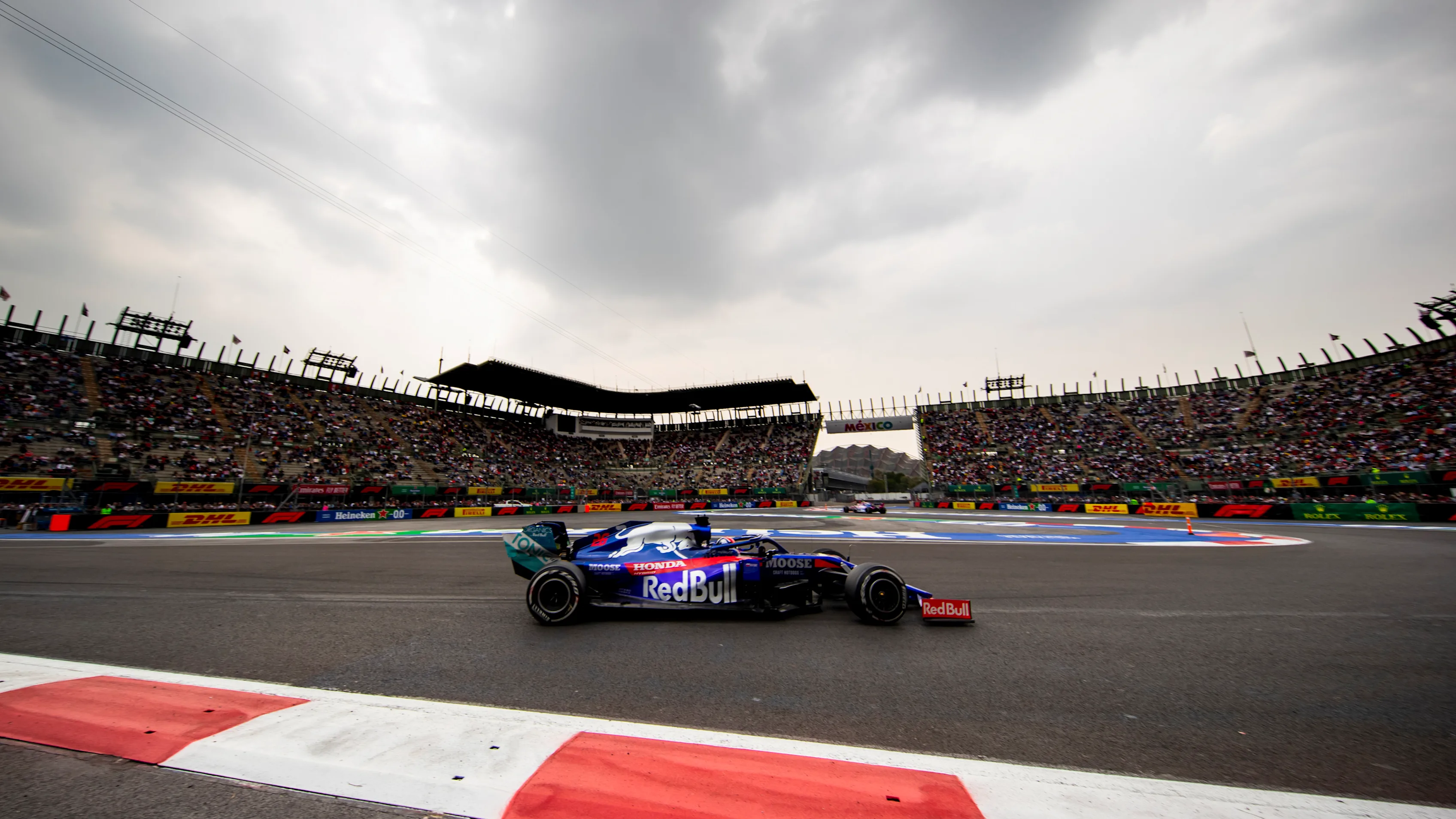 MEXICO CITY, MEXICO - OCTOBER 25: Daniil Kvyat driving the (26) Scuderia Toro Rosso STR14 Honda on