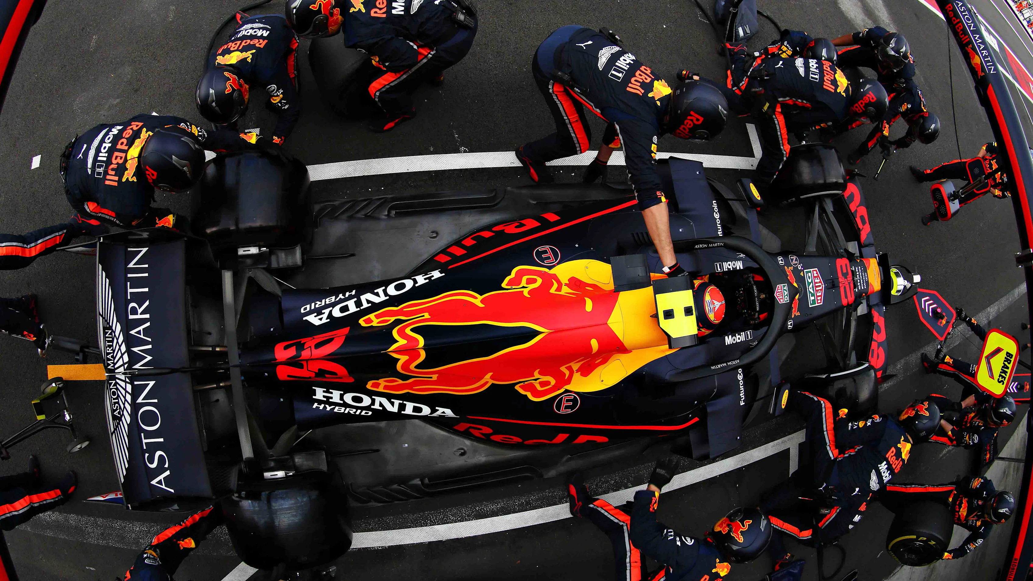 MEXICO CITY, MEXICO - OCTOBER 27: Alexander Albon of Thailand driving the (23) Aston Martin Red