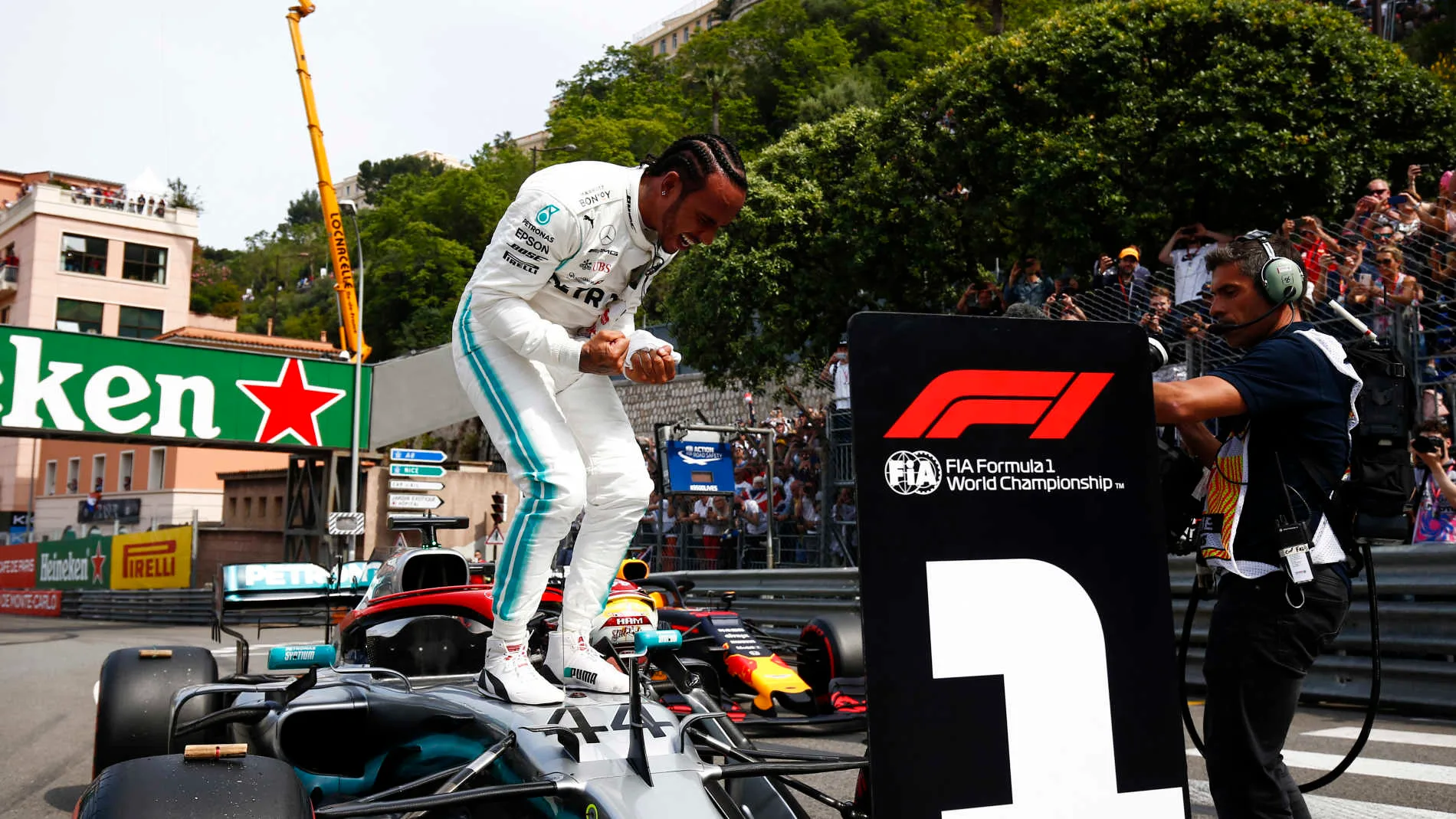 MONTE CARLO, MONACO - MAY 25: Lewis Hamilton, Mercedes AMG F1, celebrates pole postion during the Monaco GP at Monte Carlo on May 25, 2019 in Monte Carlo, Monaco. (Photo by Andy Hone / LAT Images)