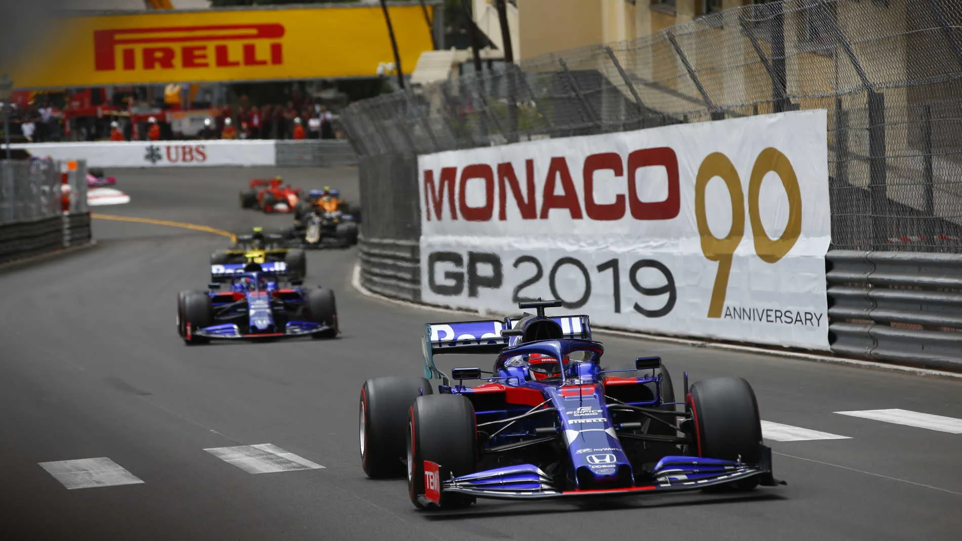 MONTE CARLO, MONACO - MAY 26: Daniil Kvyat, Toro Rosso STR14, leads Alexander Albon, Toro Rosso