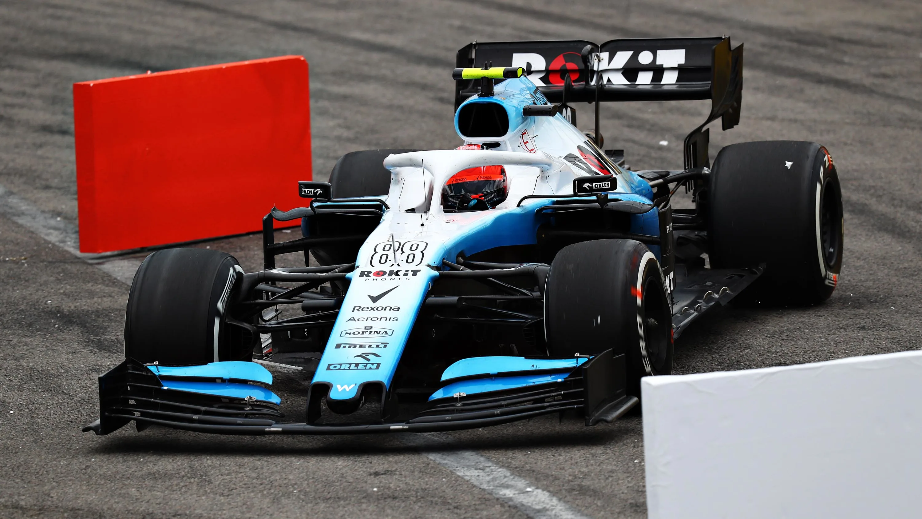 SOCHI, RUSSIA - SEPTEMBER 27: Robert Kubica of Poland driving the (88) Rokit Williams Racing FW42 Mercedes runs wide during practice for the F1 Grand Prix of Russia at Sochi Autodrom on September 27, 2019 in Sochi, Russia. (Photo by Mark Thompson/Getty Images)