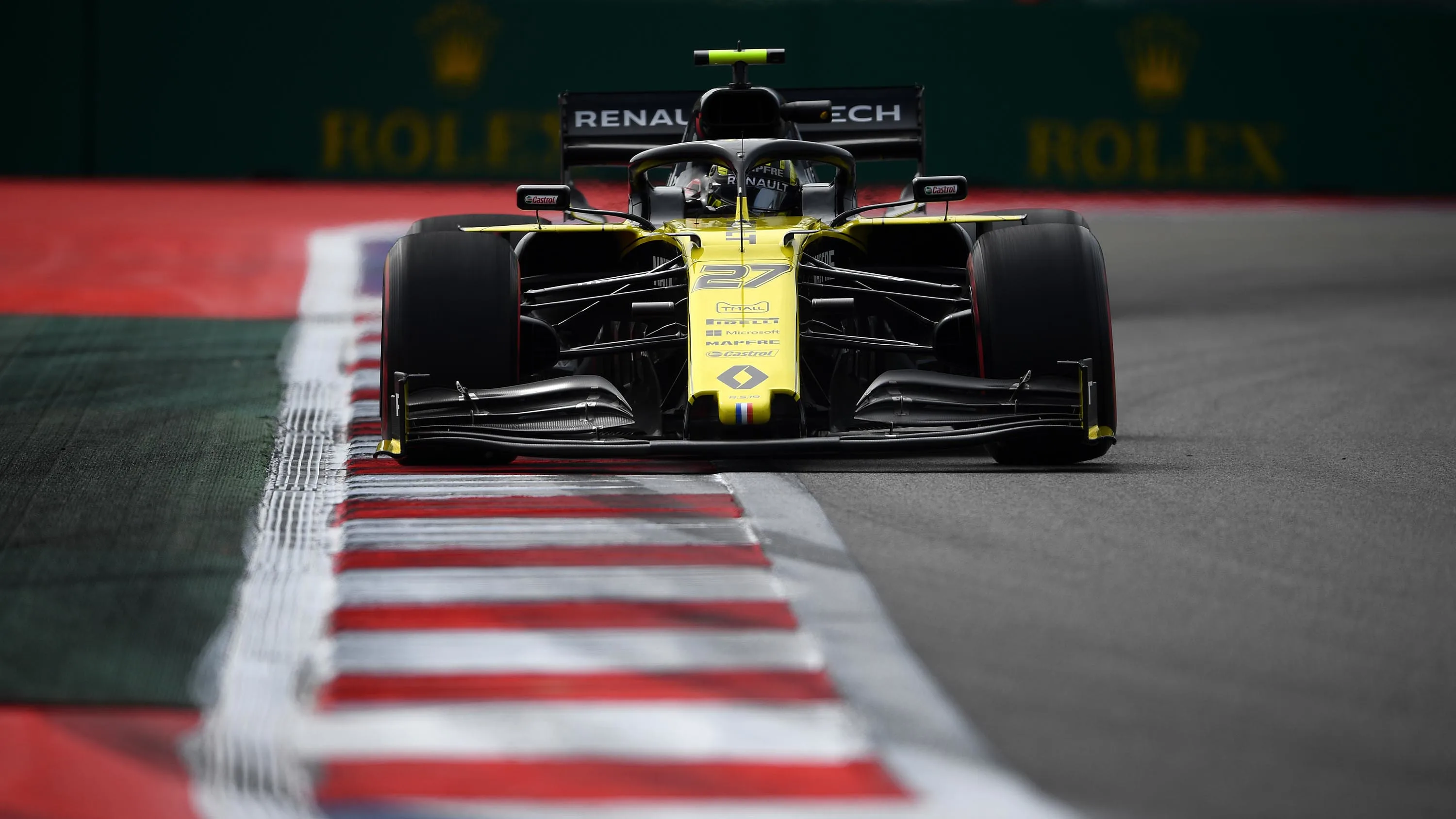 SOCHI, RUSSIA - SEPTEMBER 27: Nico Hulkenberg of Germany driving the (27) Renault Sport Formula One Team RS19 on track during practice for the F1 Grand Prix of Russia at Sochi Autodrom on September 27, 2019 in Sochi, Russia. (Photo by Clive Mason/Getty Images)
