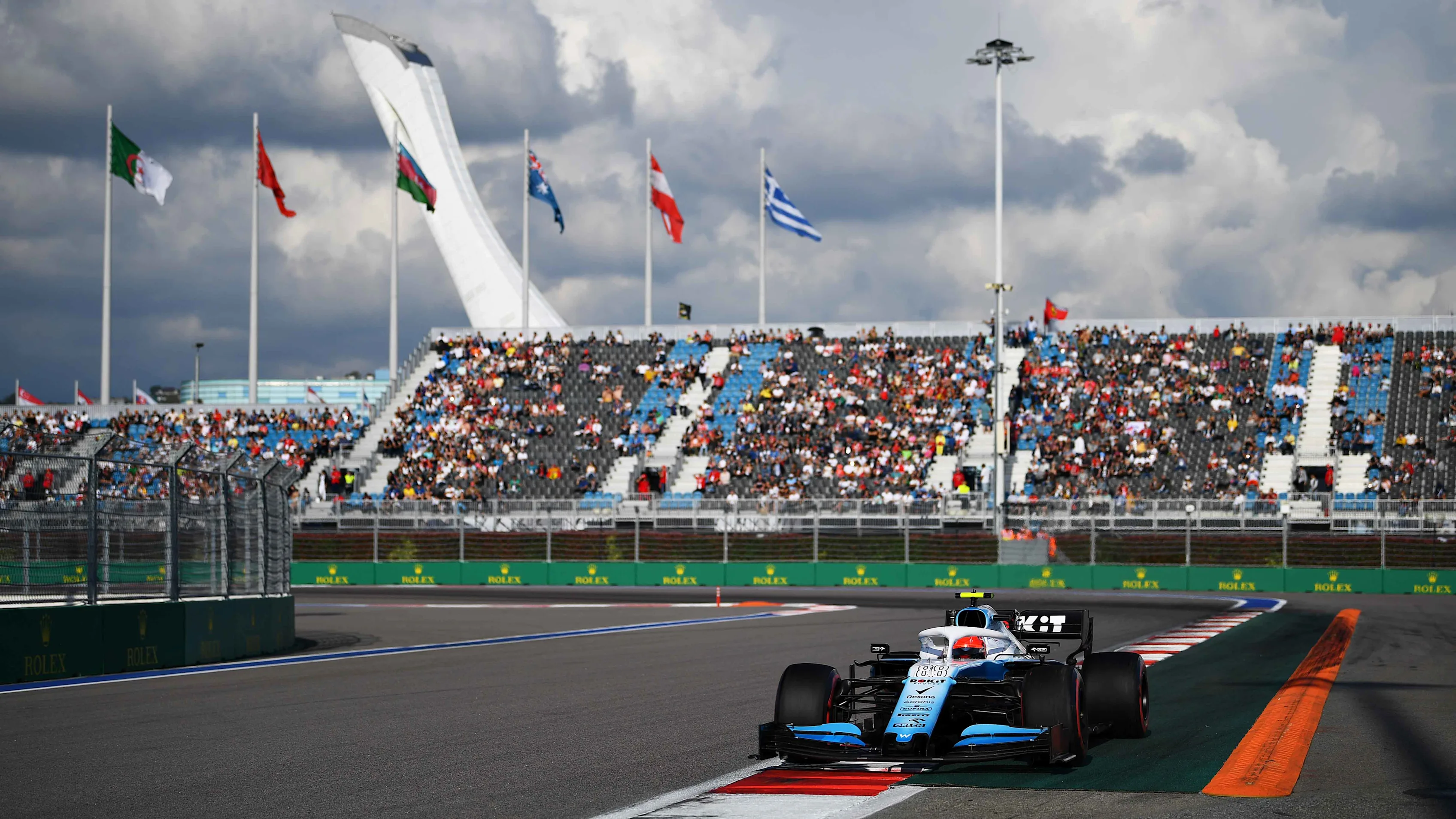SOCHI, RUSSIA - SEPTEMBER 28: Robert Kubica of Poland driving the (88) Rokit Williams Racing FW42 Mercedes on track during qualifying for the F1 Grand Prix of Russia at Sochi Autodrom on September 28, 2019 in Sochi, Russia. (Photo by Clive Mason/Getty Images)
