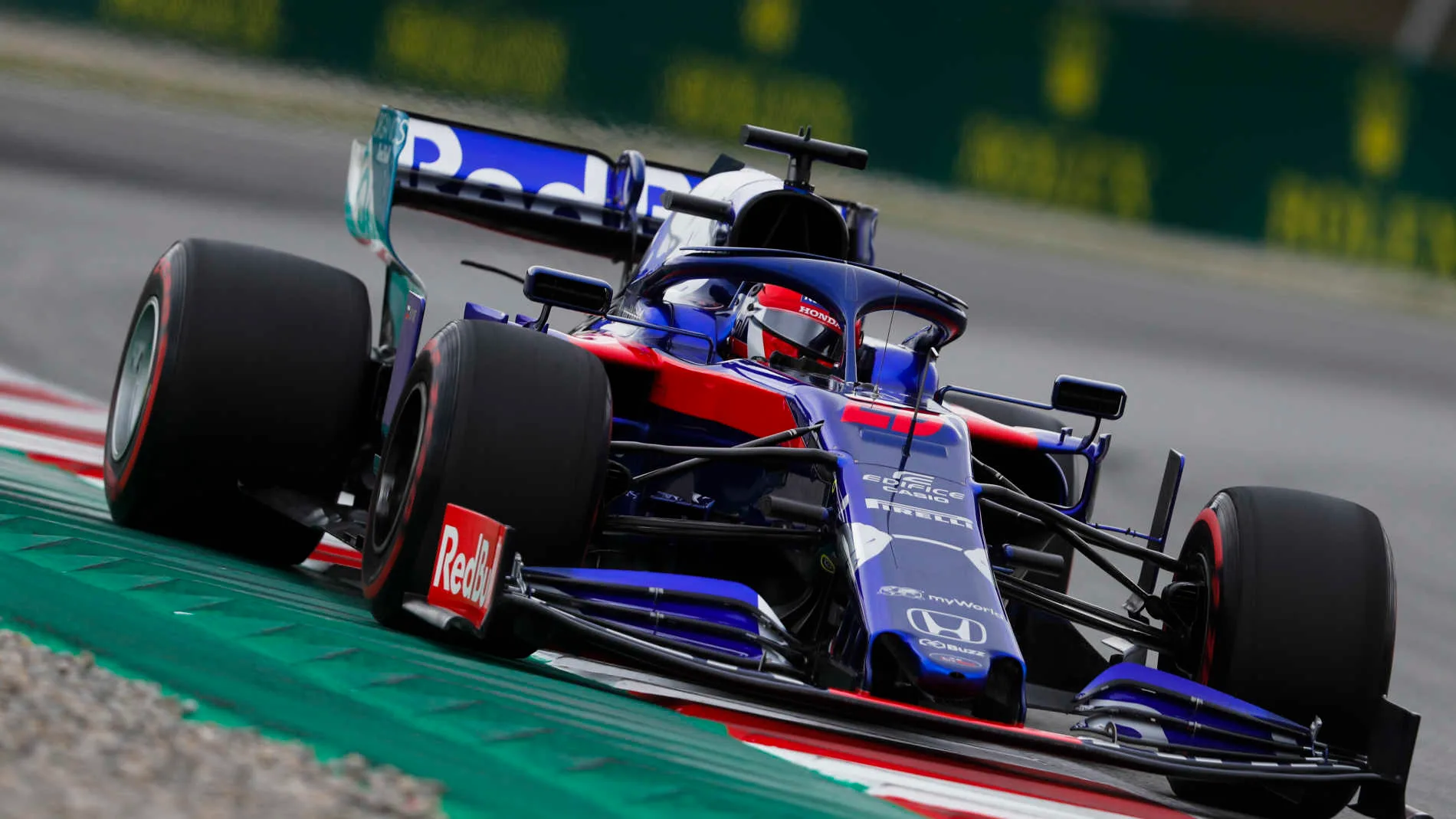 CIRCUIT DE BARCELONA-CATALUNYA, SPAIN - MAY 11: Daniil Kvyat, Toro Rosso STR14 during the Spanish GP at Circuit de Barcelona-Catalunya on May 11, 2019 in Circuit de Barcelona-Catalunya, Spain. (Photo by Steven Tee / LAT Images)