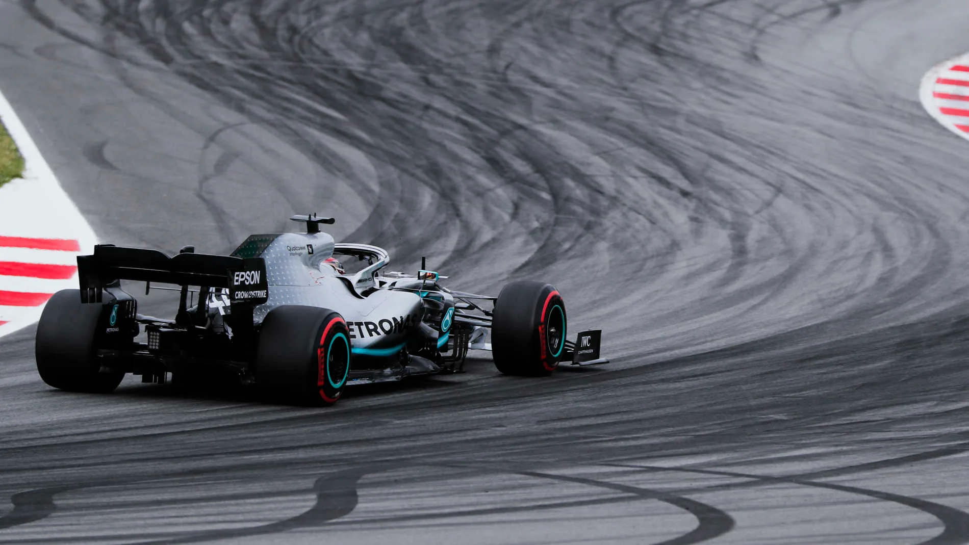 CIRCUIT DE BARCELONA-CATALUNYA, SPAIN - MAY 11: Lewis Hamilton, Mercedes AMG F1 W10 during the Spanish GP at Circuit de Barcelona-Catalunya on May 11, 2019 in Circuit de Barcelona-Catalunya, Spain. (Photo by Steven Tee / LAT Images)